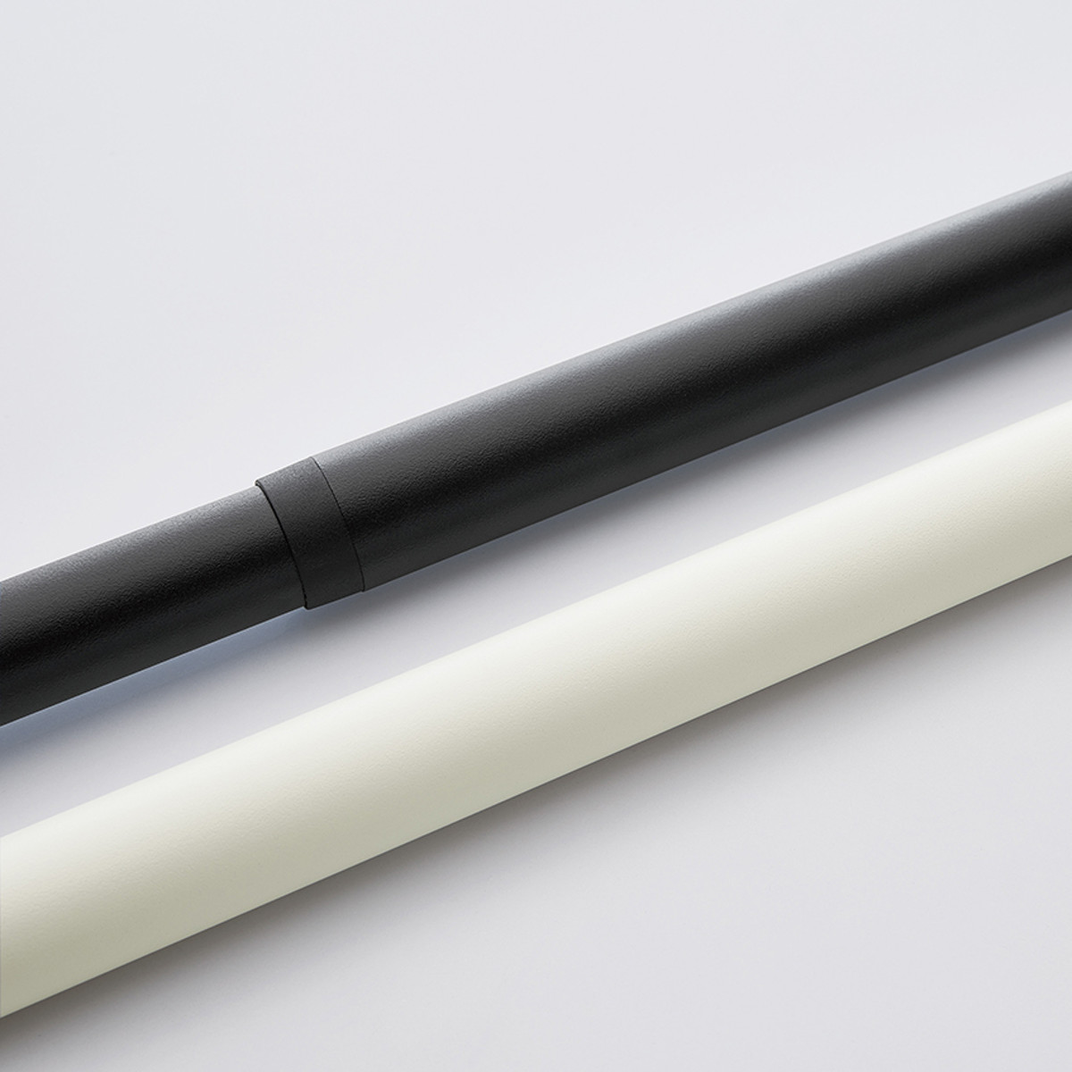 室内物干し ランドリーバー 高さ45cm 吊りポール同色2個セット TOSO LB1 本体バー別売り ( 室内干し 天井ポール 吊り下げ金具 2個 2本 45cm 物干し 吊り下げ 部屋干し 金具のみ コンパクト 収納 壁収納 インテリア オシャレ ) 【ブラック】 ブラック