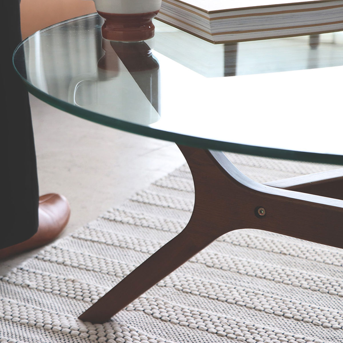 ガラステーブル 幅80cm アモール 木製 （ テーブル 机 ローテーブル ガラス 丸 丸テーブル ウォールナット 無垢材 ゆったり おしゃれ  くつろぎ ）