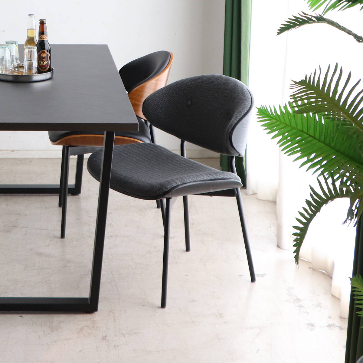 ダイニングチェア 座面高44cm ファブリック 合皮 キロ Dチェア ( 曲木 レザー調 ダイニング チェア 椅子 異素材 ビンテージ調 シンプル 高級感 ) 【ブラック】 ブラック