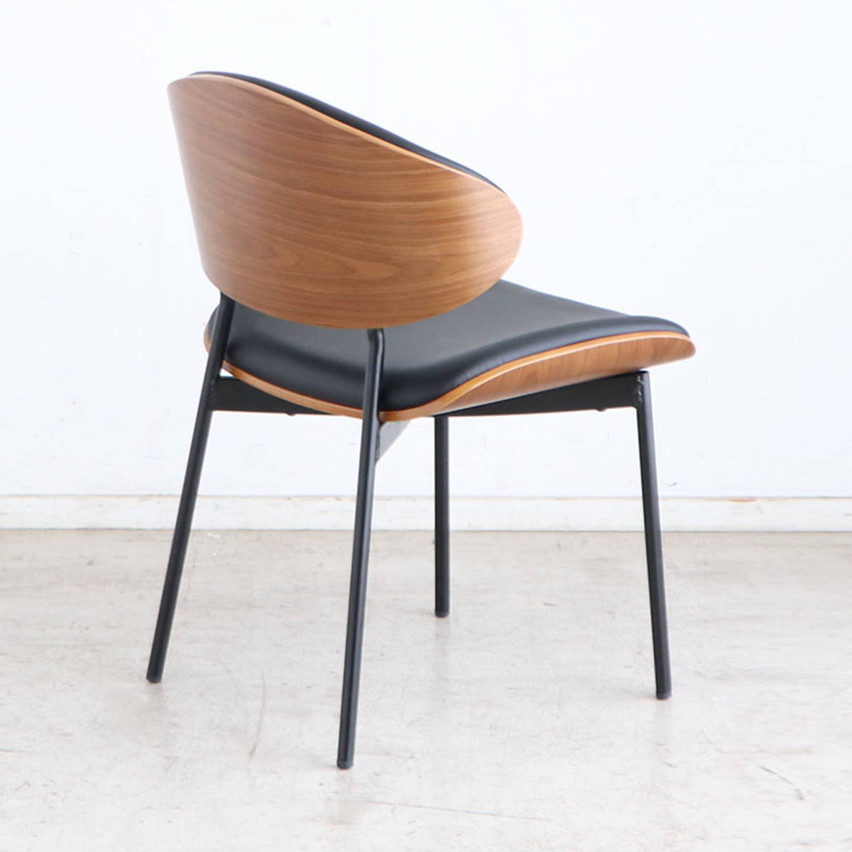 ダイニングチェア 座面高44cm ファブリック 合皮 キロ Dチェア ( 曲木 レザー調 ダイニング チェア 椅子 異素材 ビンテージ調 シンプル 高級感 ) 【ブラック】 ブラック