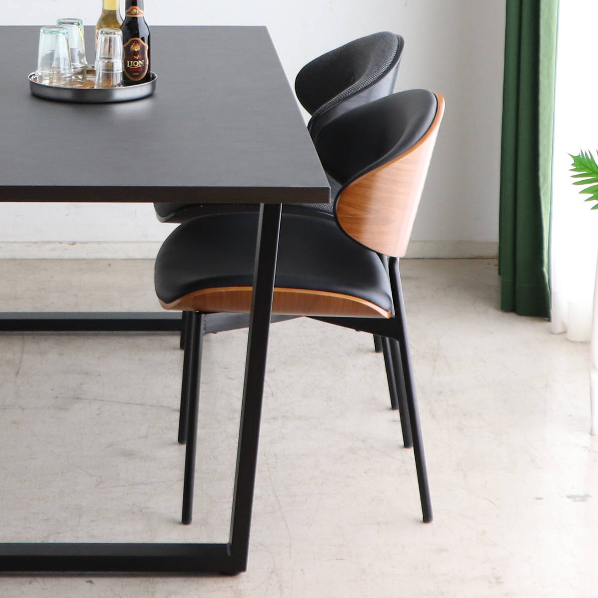 ダイニングチェア 座面高44cm ファブリック 合皮 キロ Dチェア ( 曲木 レザー調 ダイニング チェア 椅子 異素材 ビンテージ調 シンプル 高級感 ) 【ブラック】 ブラック