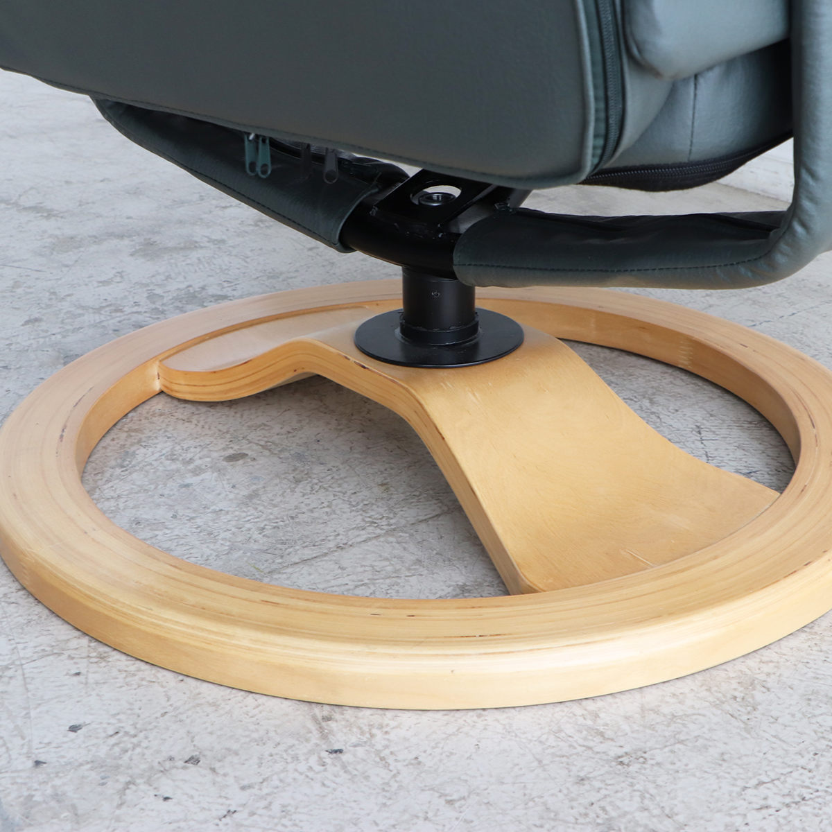 リビングチェア 座面高46cm パーソナルチェア アストラ ( チェア 1人掛け リクライニング 無段階 ヘッドレスト アームレスト オットマン 肘掛け ハイバック リラックス チェアー イス 椅子 いす 足置き リビング ) 【グリーン】 グリーン