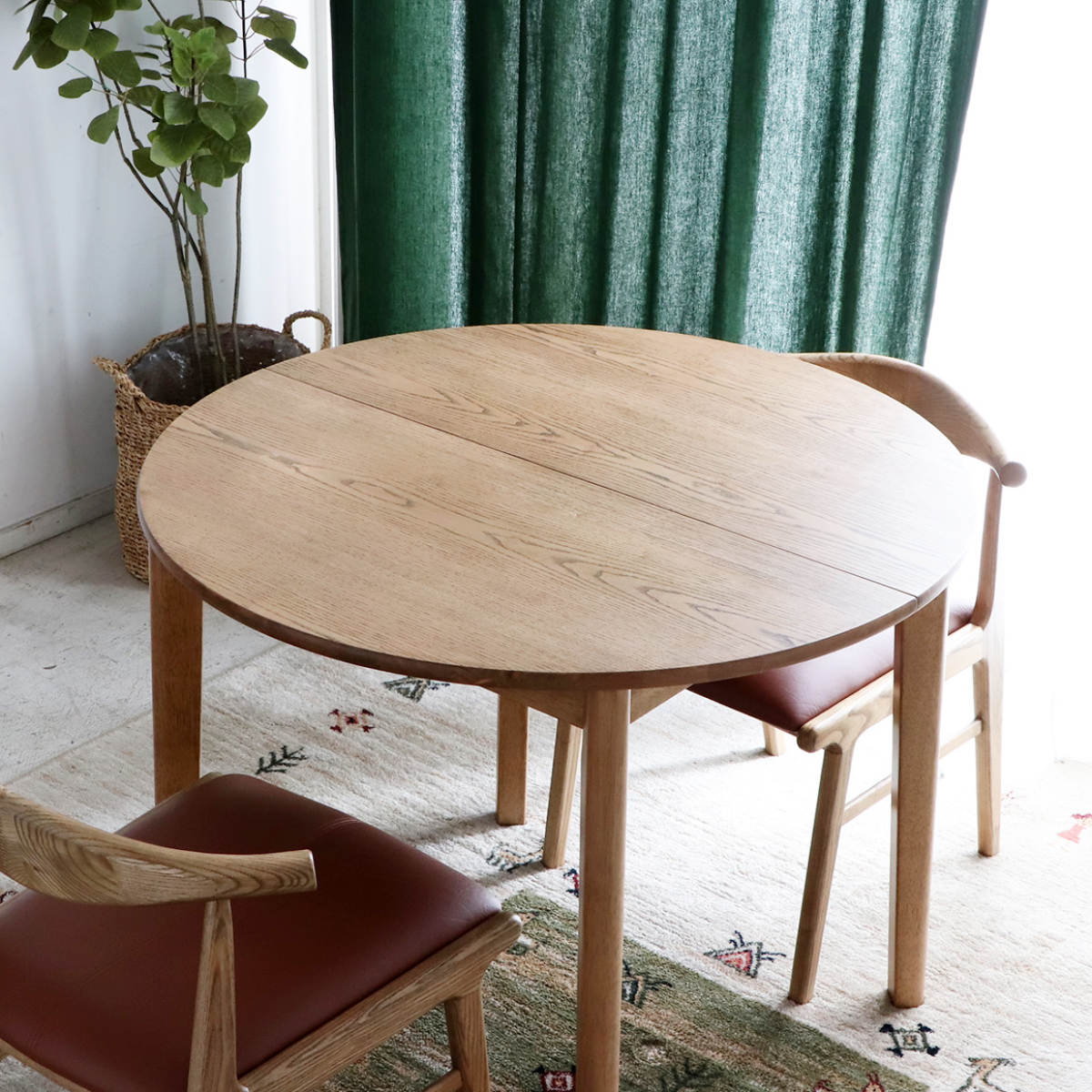 ダイニングテーブル 伸縮式 円型 90cm・120cm アルグ ( テーブル 食卓テーブル 丸 2人用 4人用 机 木製 楕円 円形 伸縮テーブル コンパクト 天然木 天板 伸長 エクステンションテーブル ダイニング 食卓 おしゃれ 省スペース )