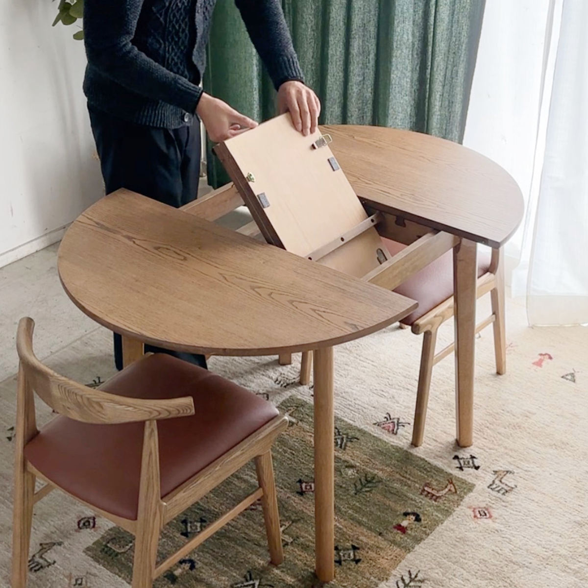 ダイニングテーブル 伸縮式 円型 90cm・120cm アルグ ( テーブル 食卓テーブル 丸 2人用 4人用 机 木製 楕円 円形 伸縮テーブル コンパクト 天然木 天板 伸長 エクステンションテーブル ダイニング 食卓 おしゃれ 省スペース )