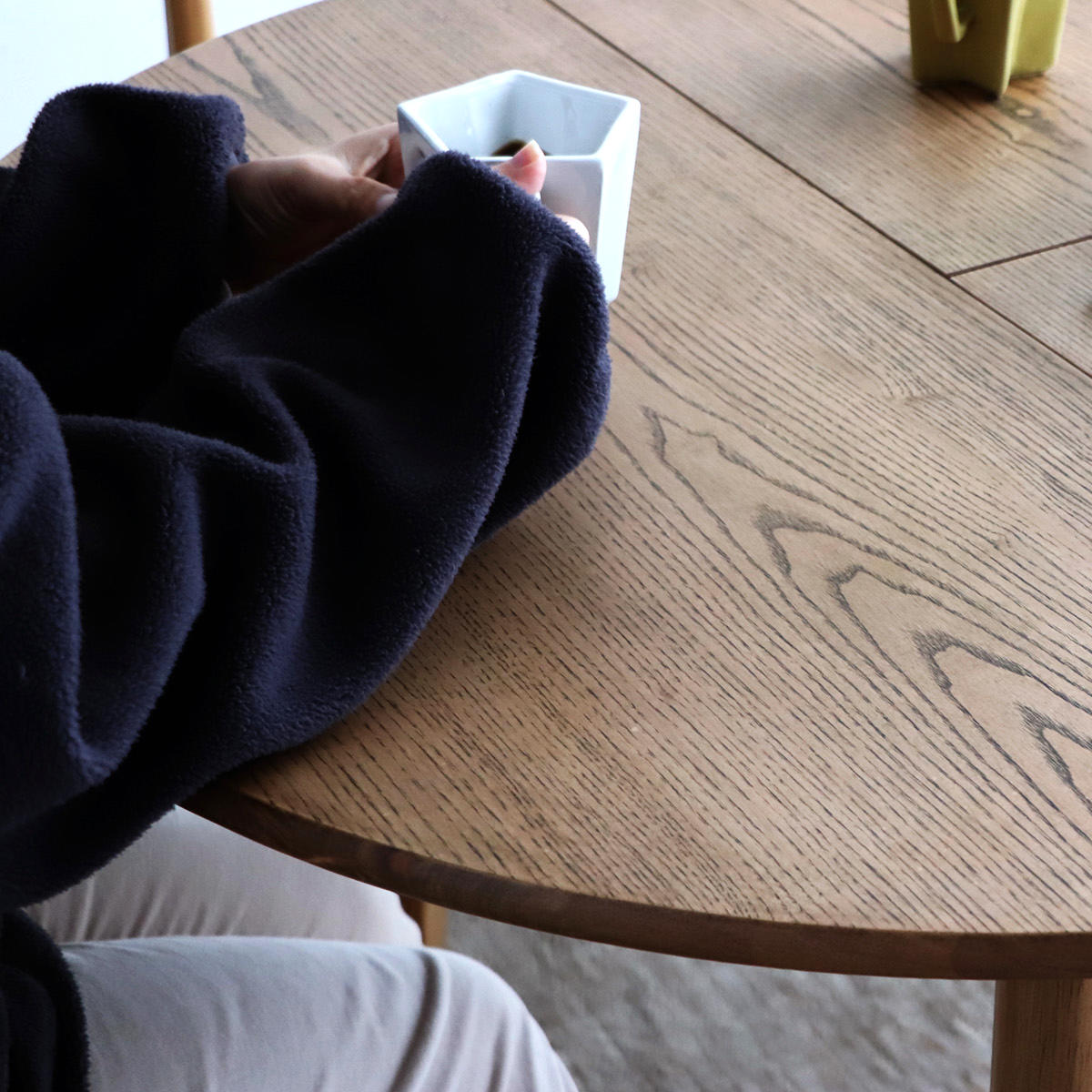 ダイニングテーブル 伸縮式 円型 90cm・120cm アルグ ( テーブル 食卓テーブル 丸 2人用 4人用 机 木製 楕円 円形 伸縮テーブル コンパクト 天然木 天板 伸長 エクステンションテーブル ダイニング 食卓 おしゃれ 省スペース )