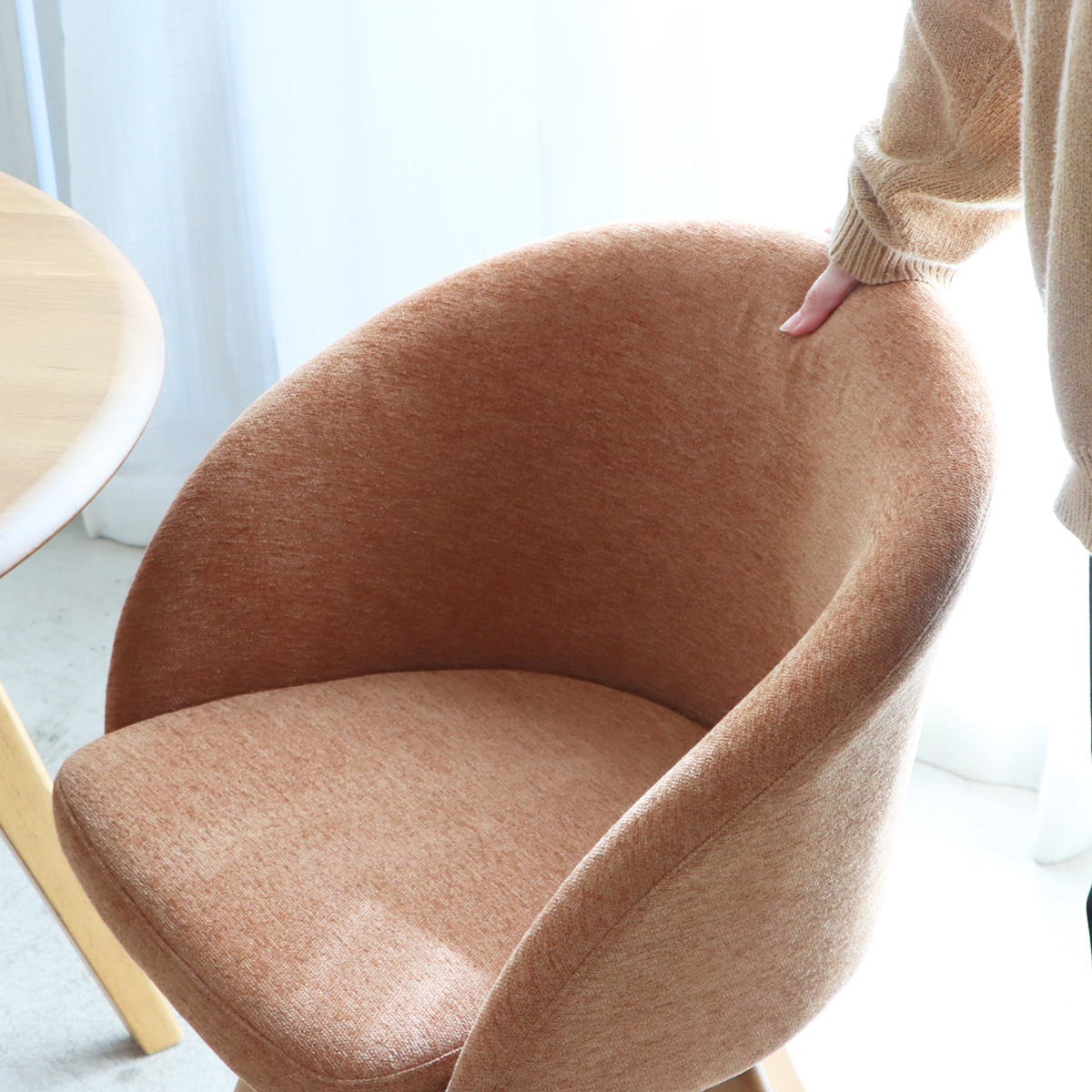 ダイニングチェア 座面高42cm ラウンドチェア マルク ( 回転 食卓椅子 チェア チェアー イス 椅子 いす 肘付き ダイニング 木製 ファブリック 食卓 リビング おしゃれ リビングチェア リビングチェアー ) 【オレンジ】 オレンジ