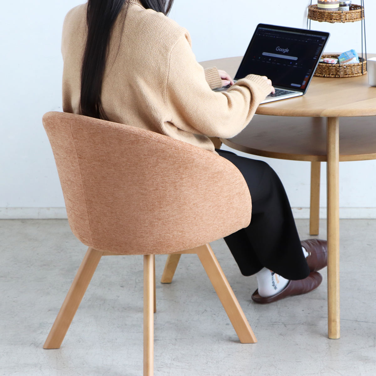 ダイニングチェア 座面高42cm ラウンドチェア マルク ( 回転 食卓椅子 チェア チェアー イス 椅子 いす 肘付き ダイニング 木製 ファブリック 食卓 リビング おしゃれ リビングチェア リビングチェアー ) 【オレンジ】 オレンジ