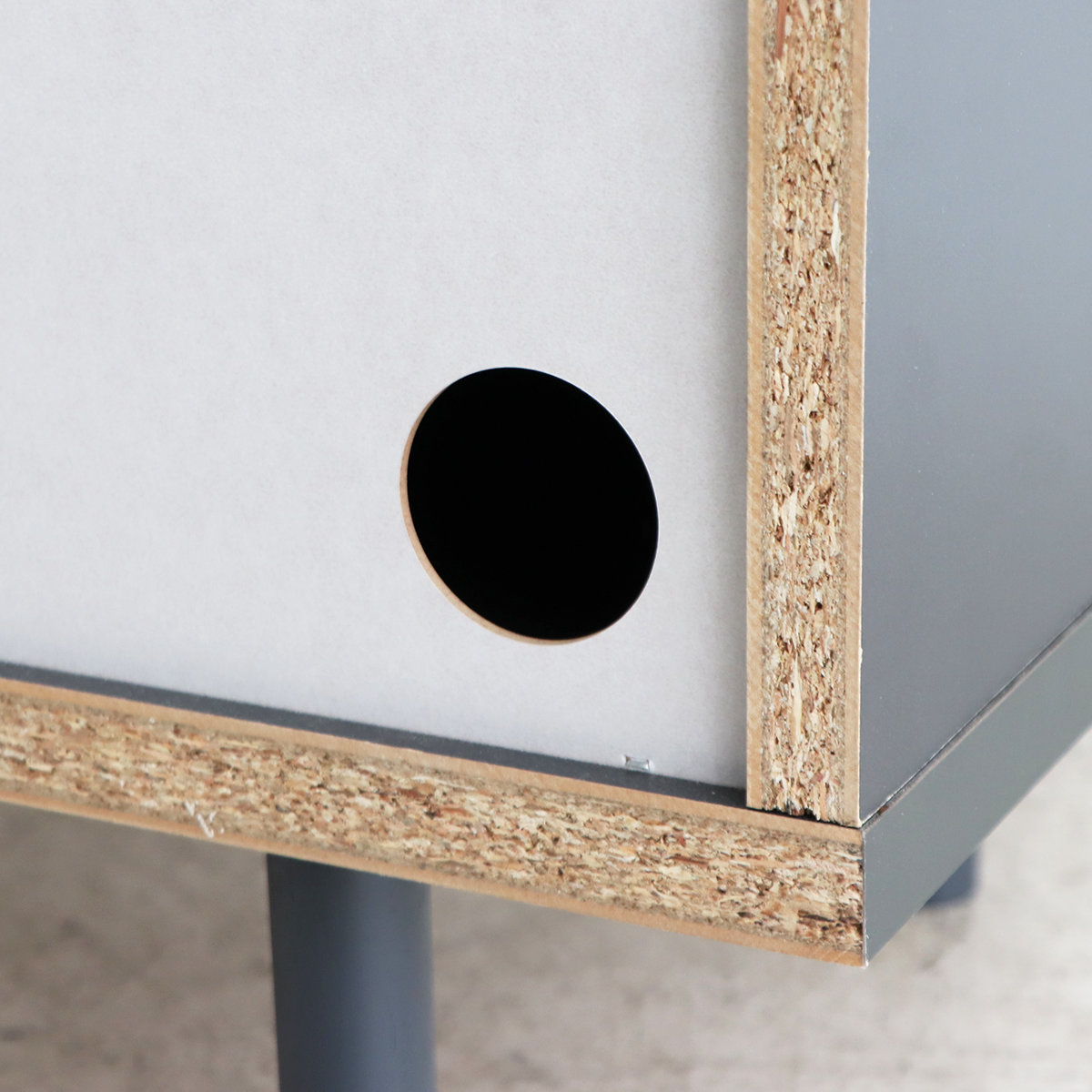 サイドボード 幅89.4cm コンクリート調 アカシア材 モダンデザイン ( ラック 棚 リビング収納 ディスプレイ リビングボード 家具 可動棚 モルタル調 スタイリッシュ )