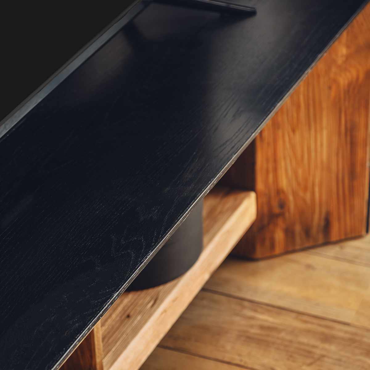 テレビ台 幅180cm ローボード 天然木 完成品 オーク パイン ( 80型対応 テレビボード ヴィンテージ調 脚付き 収納 ラック 木目 ブラック 大型 オープン シェルフ )