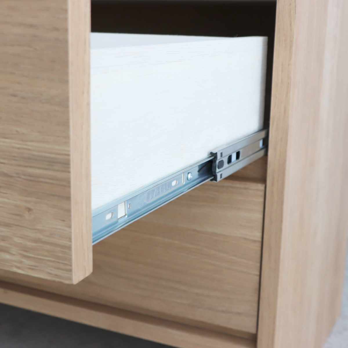 リビングボード 幅75cm 完成品 日本製 木目調 2口コンセント付 フルスライドレール ( 収納 洋服 衣類収納 脚付き テレビ台 チェスト 3段 棚 引き出し プリンター収納 デッキ収納 )