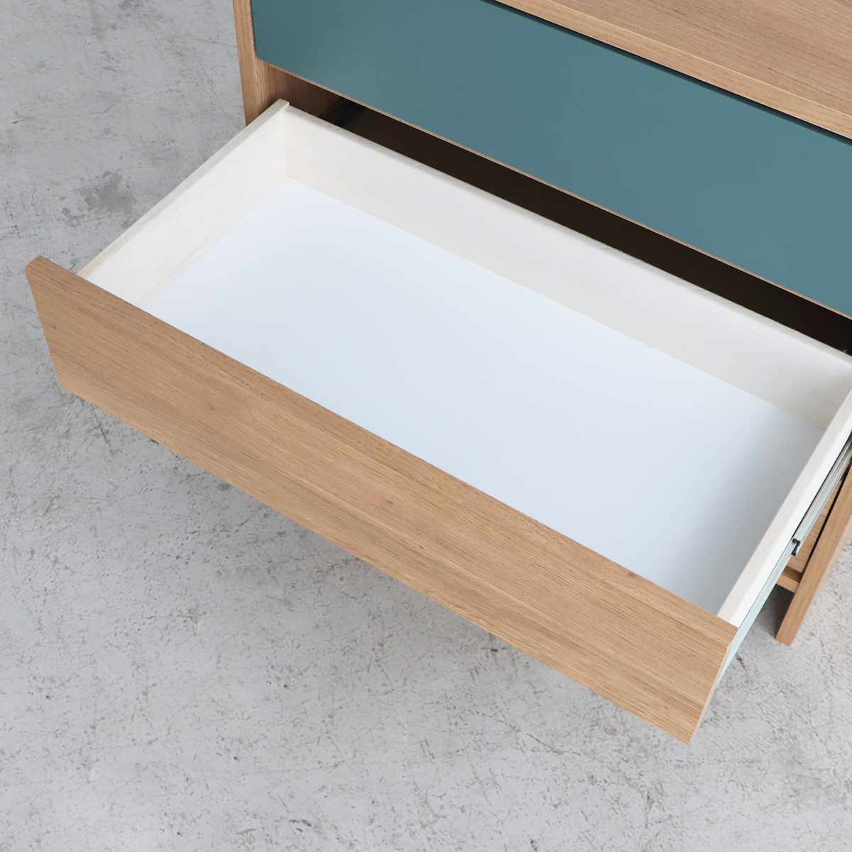 リビングボード 幅75cm 完成品 日本製 木目調 2口コンセント付 フルスライドレール ( 収納 洋服 衣類収納 脚付き テレビ台 チェスト 3段 棚 引き出し プリンター収納 デッキ収納 )