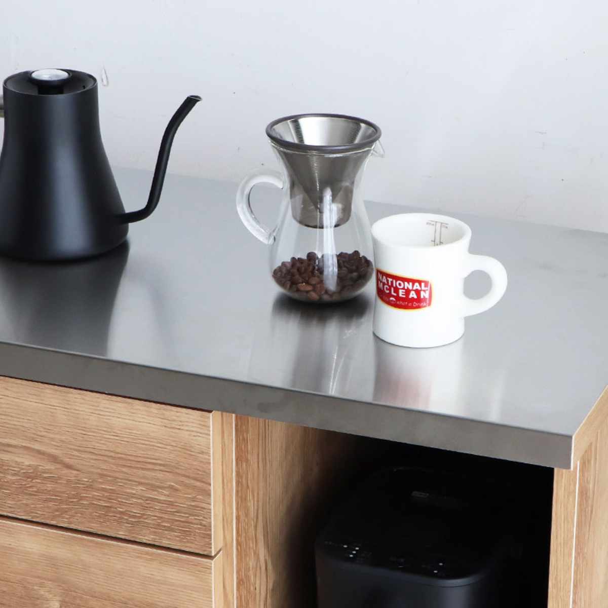 キッチンカウンター 幅104.7cm ステンレス 天板 木目調 日本製 完成品 ( スライド棚 家電収納 キッチン収納 引き出し 3段 脚付き フルスライドレール 木目 炊飯器 電気ポット 引出 ステンレス天板 作業台 コード穴 )