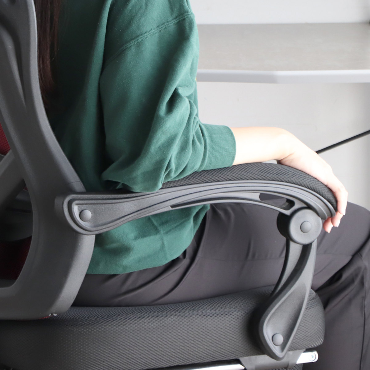 オフィスチェア 座面高44.5~52.5cm ヘッドレスト付き フットレスト付き メッシュ FT ( ワークチェア パソコンチェア ハイバック 肘掛け リクライニング デスクチェア 座面 高さ調節 キャスター付き チェア イス オフィス 仕事 ) 【レッド】 レッド