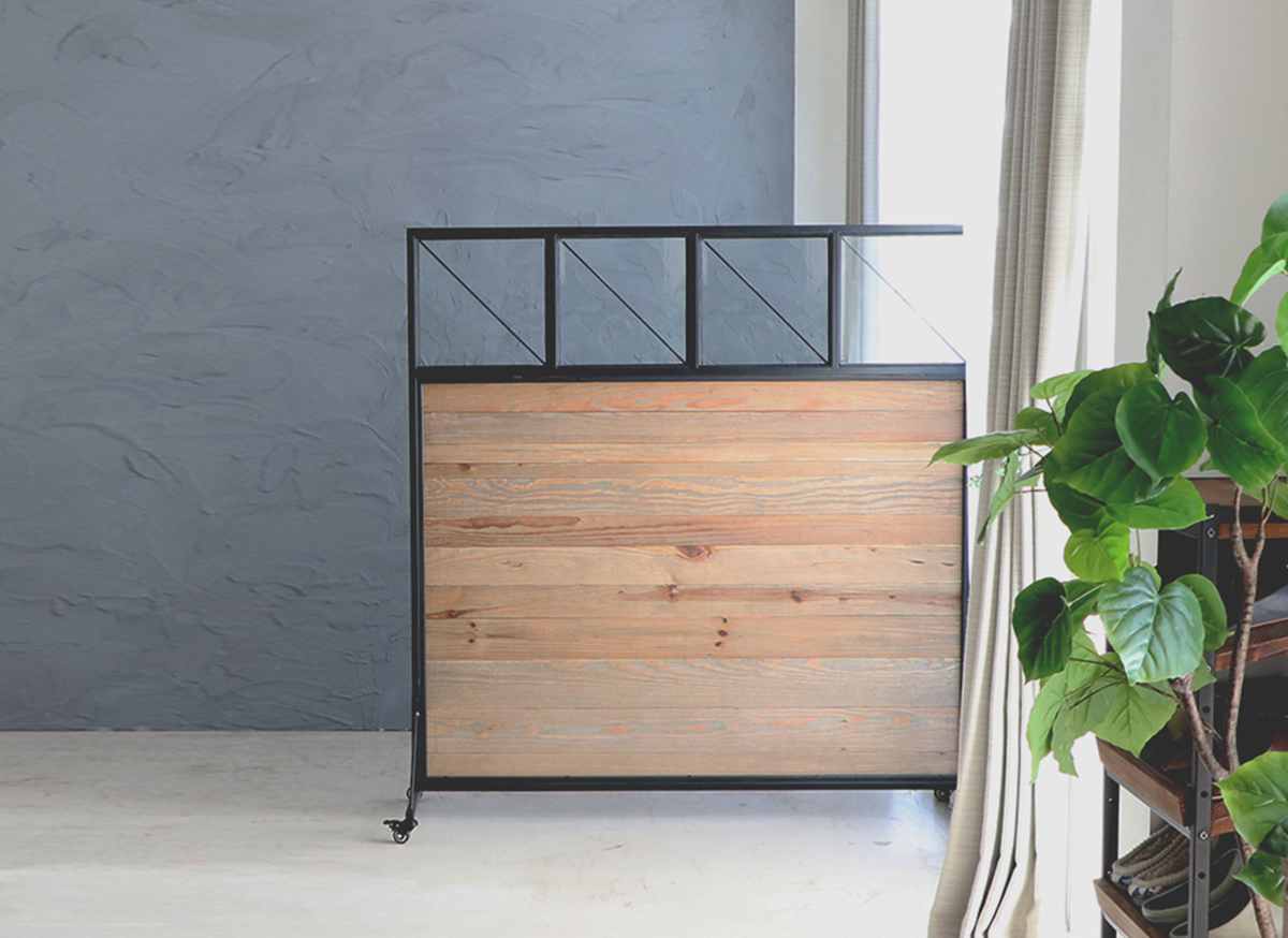 パーテーション 幅140cm 天然木 キャスター付き パイン ( 衝立 目隠し 間仕切り パイン古材 木製 高さ147cm ブラックスチール ついたて スクリーン )