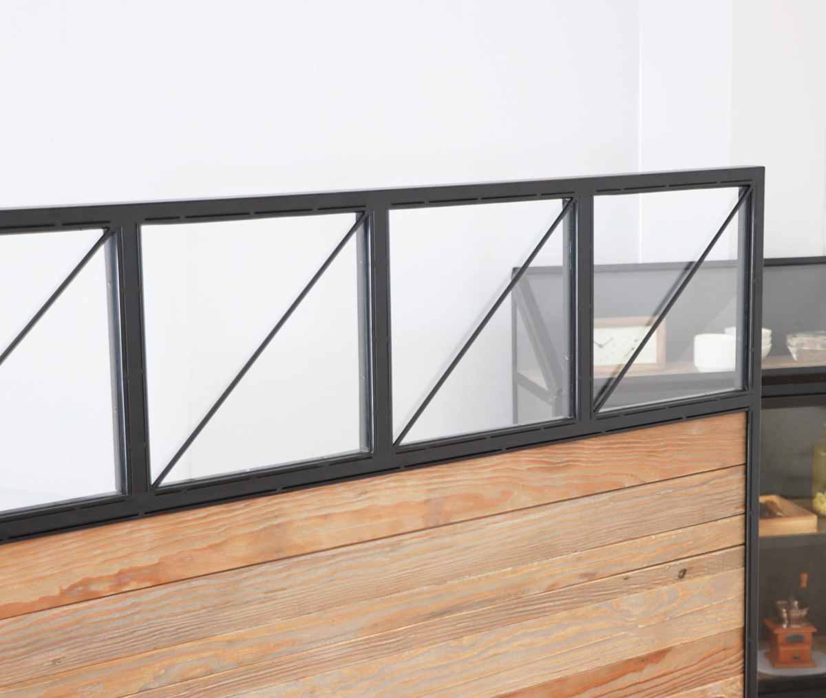 パーテーション 幅140cm 天然木 キャスター付き パイン ( 衝立 目隠し 間仕切り パイン古材 木製 高さ147cm ブラックスチール ついたて スクリーン )