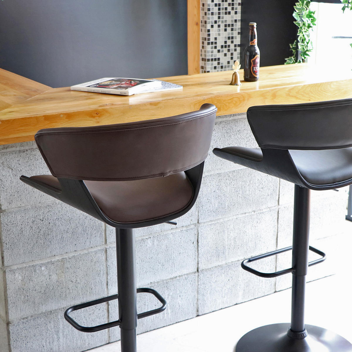 カウンターチェア 回転 昇降式 木目調 フットレスト付き バーチェア LCI ( バー スツール チェア 椅子 イス 無段階 高さ調節 フットレスト レザー調 日本製 背もたれ付き ウレタン 回転椅子 キッチン ダイニング カウンター ) 【ブラウン】 ブラウン