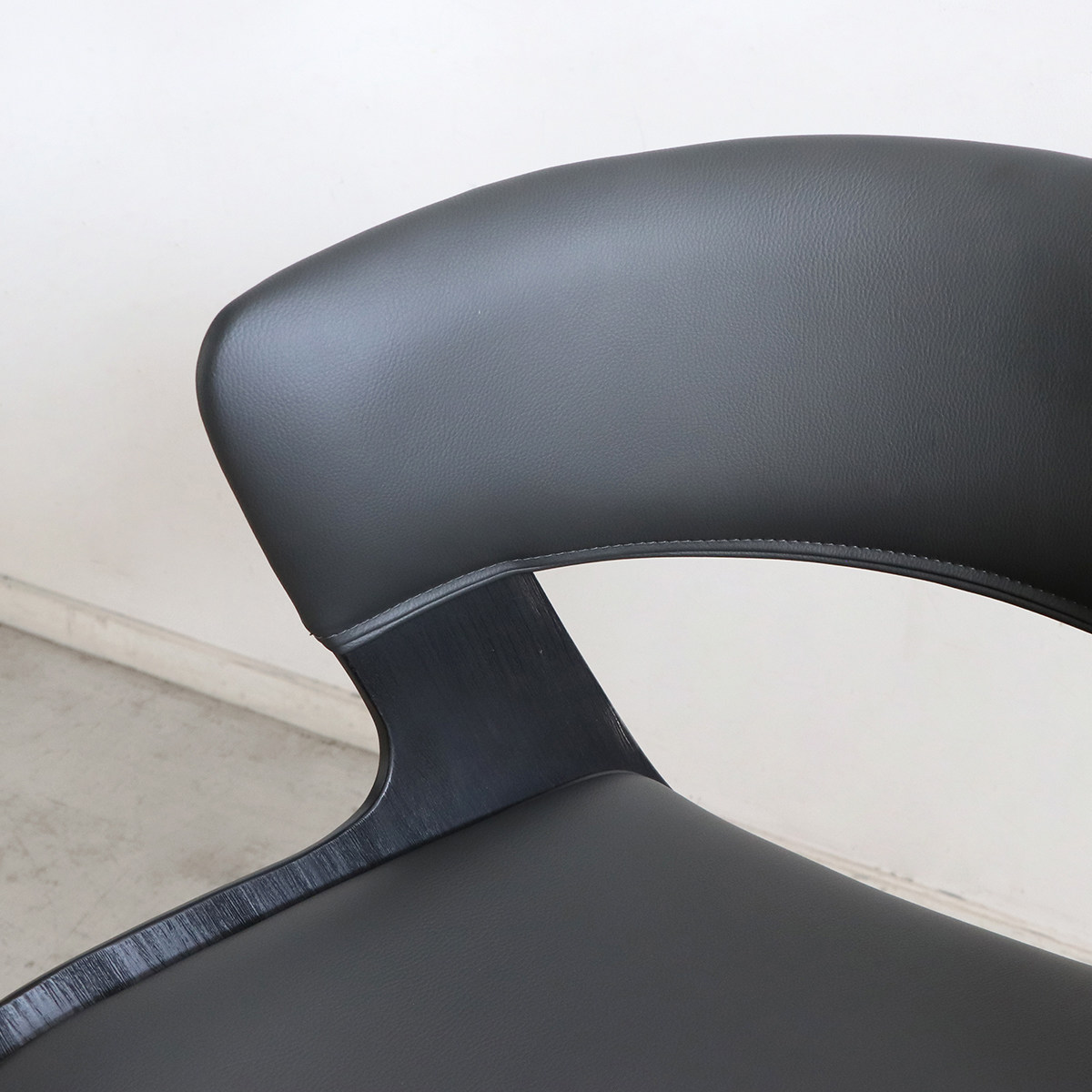 ダイニングチェア 座面高43cm 回転 ラウンドチェア ルシア ( チェア ダイニング イス レザー調 食卓椅子 ウレタン 木目調 スチール アームレス 椅子 チェアー いす 食卓 リビング リビングチェア 回転椅子 ) 【ブラウン】 ブラウン