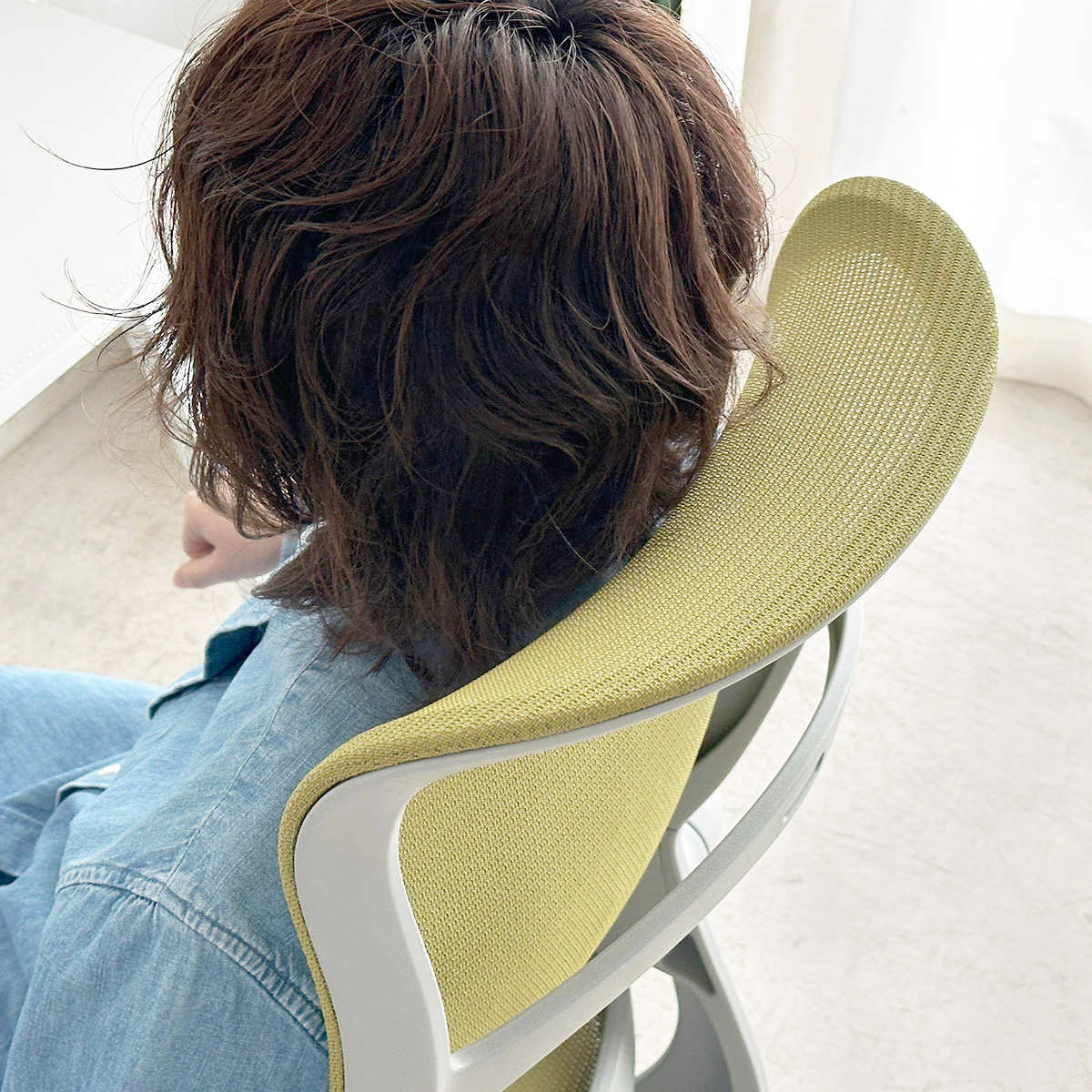 オフィスチェア 座面高43~50.5cm 肘掛け付き メッシュ グレッタ ( ワークチェア パソコンチェア ハイバック 肘掛け 跳ね上げ式 デスクチェア 座面 高さ調節 キャスター付き チェア イス オフィス 仕事 ) 【イエロー】 イエロー