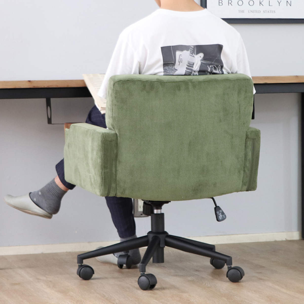 オフィスチェア 座面高43~50.5cm 回転 昇降式 ウォルク コーデュロイ ( ワークチェア パソコンチェア 高さ調節 座面 広め 肘掛け キャスター付き デスクチェア チェア イス オフィス 仕事 在宅 チェアー 椅子 いす ) 【グリーン】 グリーン