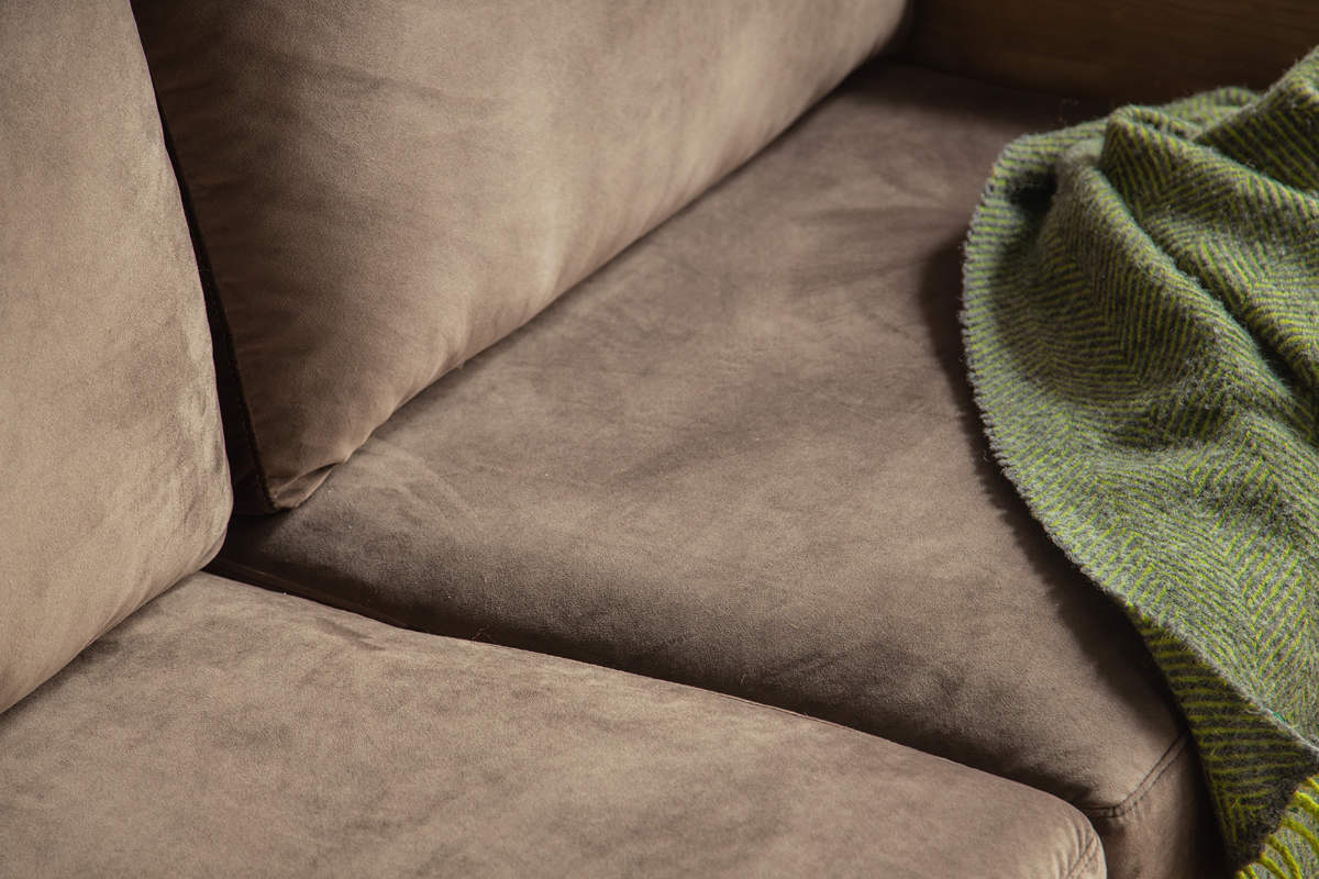 ソファ 幅198cm 2.5人掛け ジーク ラック付き ( リビングソファ 木製フレーム ソファー 完成品 木製 天然木 ヴィンテージ調 肘掛け サイド収納 棚付き ファブリック スチール脚 耐荷重100kg 丈夫 sofa ) 【ライトグレー】 ライトグレー