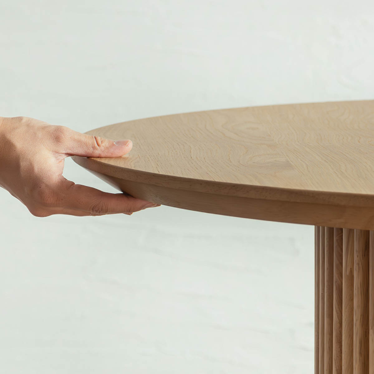 円形テーブル 幅100cm ロペス ダイニングテーブル ( テーブル 食卓テーブル 丸 机 木製 天然木 ダイニング 食卓 2~4人 円型 1本脚 リビングテーブル 木製テーブル ウッドテーブル 丸テーブル ) 【ナチュラル】 ナチュラル