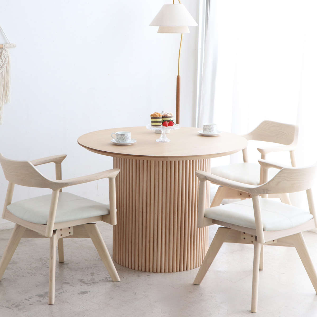 円形テーブル 幅100cm ロペス ダイニングテーブル ( テーブル 食卓テーブル 丸 机 木製 天然木 ダイニング 食卓 2~4人 円型 1本脚 リビングテーブル 木製テーブル ウッドテーブル 丸テーブル ) 【シャビーナチュラル】 シャビーナチュラル