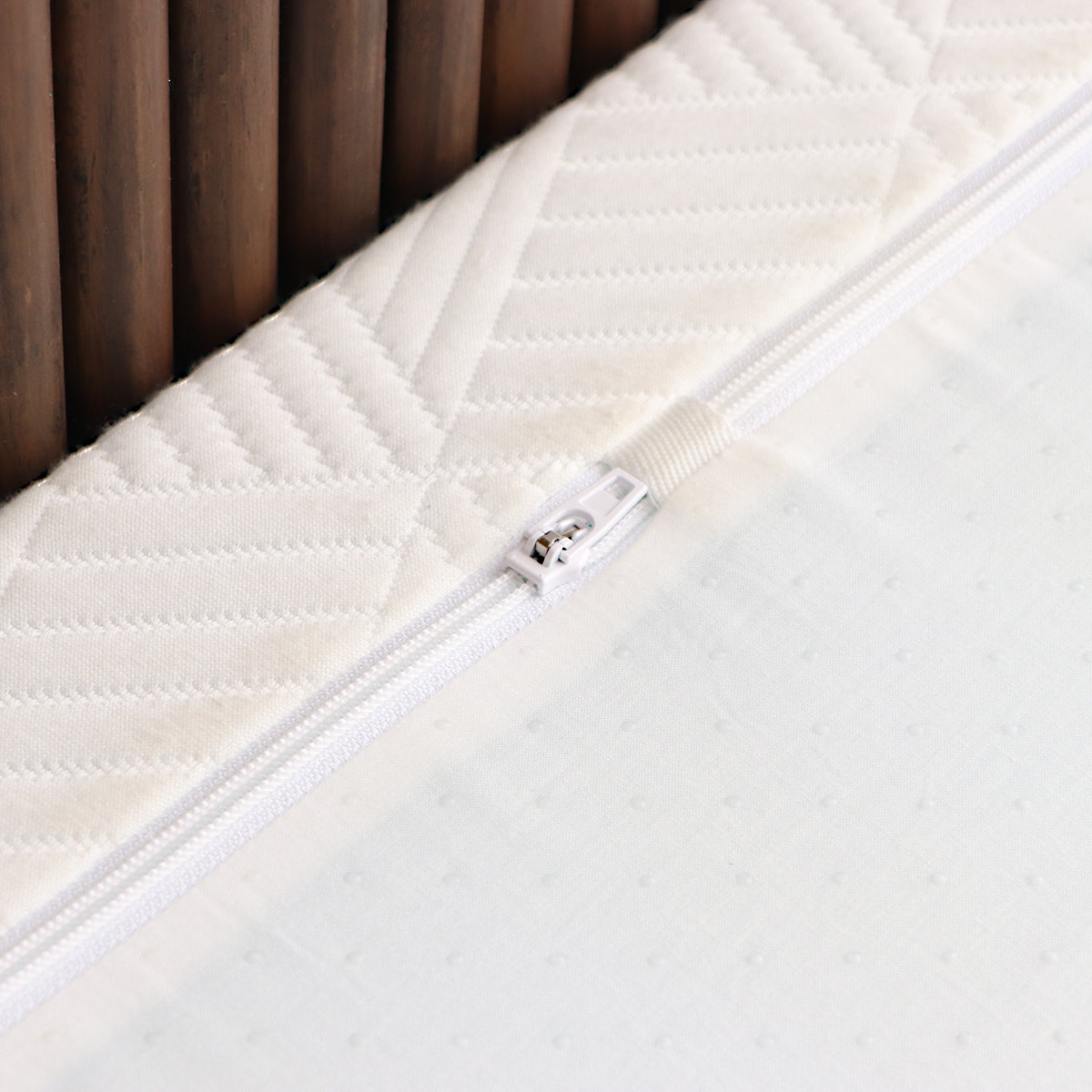 アスリートマットレス ダブル 厚さ18cm ウレタンフォーム ( マットレス ウレタン 寝具 極厚 マット カバー洗濯可 18cm カバー取り外しOK 滑り止め付き ホワイト 清潔 )