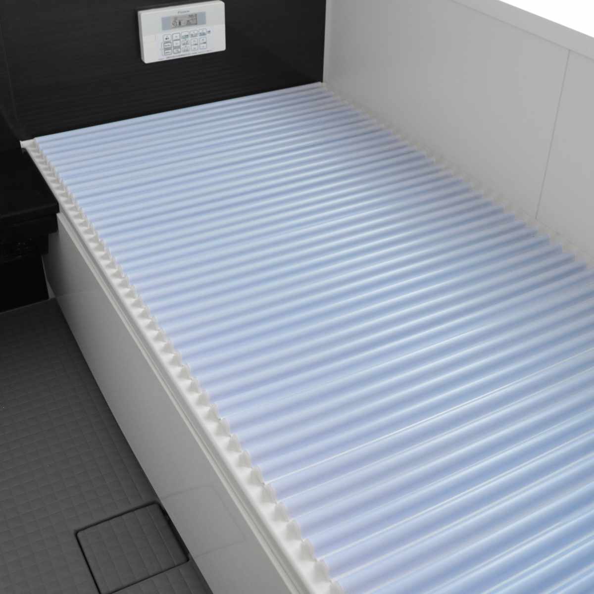 風呂ふた シャッター M10 イージーウェーブネオ 70×100cm シャッター式風呂ふた ( 風呂蓋 風呂フタ ふろふた 軽量 ウェーブフォルム 日本製 コンパクト 風呂 ふた フタ 蓋 シャッター式 70×100 M-10 ) 【ブルー】 ブルー