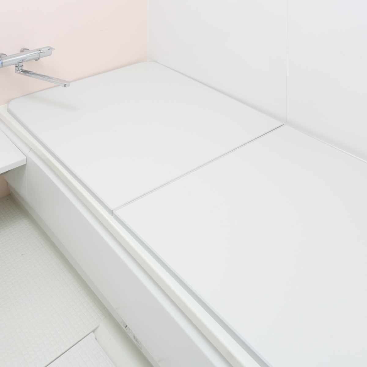 風呂ふた 組み合わせ かるふた 75×120cm L12 軽い ( 風呂蓋 風呂フタ 実寸73×118cm 2枚組 風呂 ふた 軽量 防カビ 保温 日本製 フタ 超軽量 かびにくい 75×120cm用 75 120 2枚 二枚 2分割 2枚割 ホワイト )