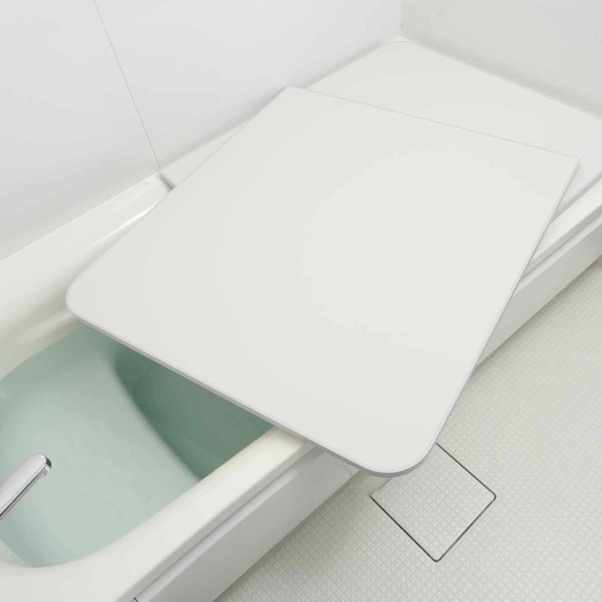 風呂ふた 組み合わせ かるふた 75×160cm L16 軽い ( 風呂蓋 風呂フタ 実寸73×158cm 2枚組 風呂 ふた 軽量 防カビ 保温 日本製 フタ 超軽量 かびにくい 75×160cm用 75 160 2枚 二枚 2分割 2枚割 ホワイト )