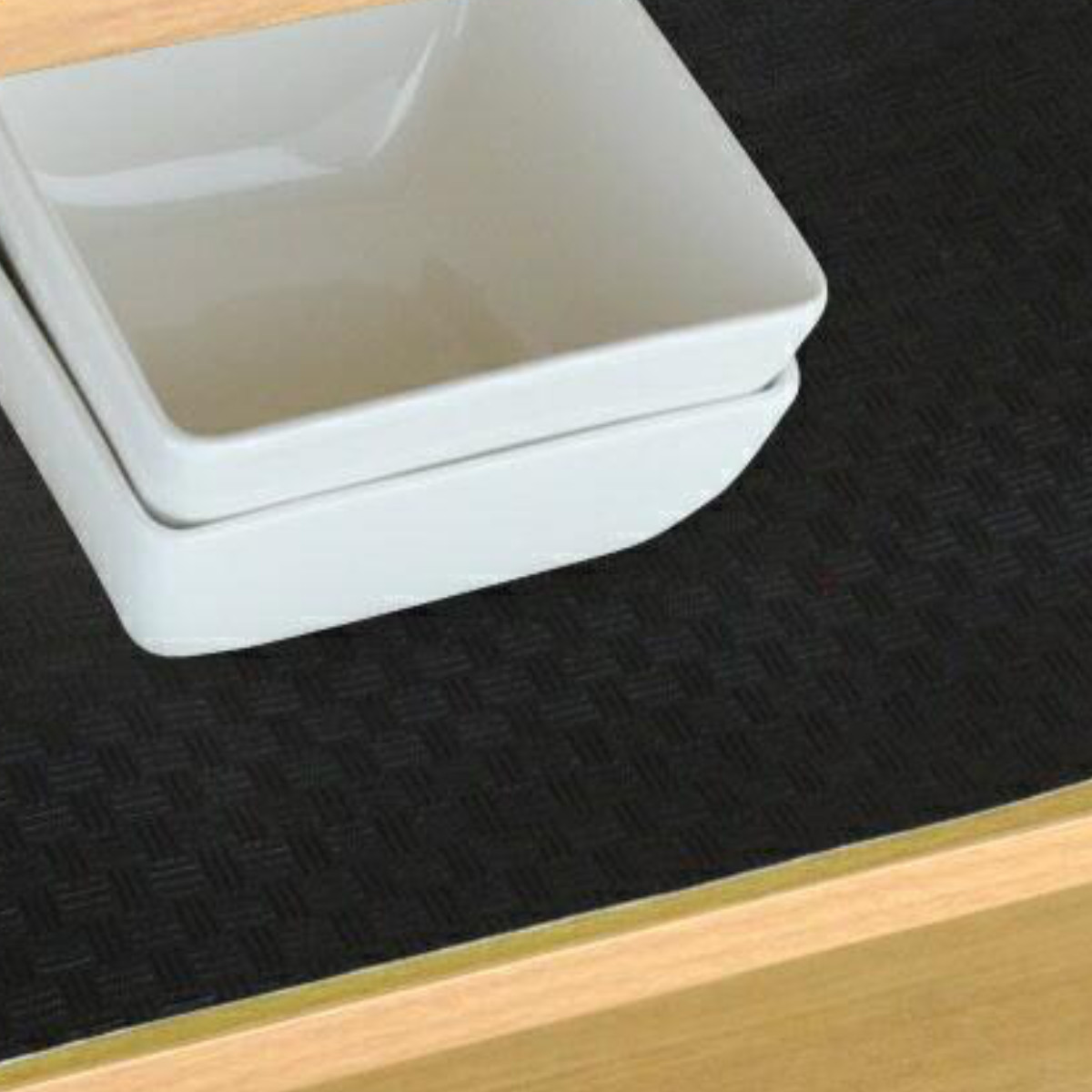 食器棚シート 竹炭 30×500cm 消臭 抗菌 防カビ 加工 食器棚 シート 日本製 ( 食器棚用 保護シート 棚敷きシート ずれにくい 滑りにくい 汚れ防止 引き出し ズレにくい 滑り止め マット 傷防止 食器 保護 フリーカット )