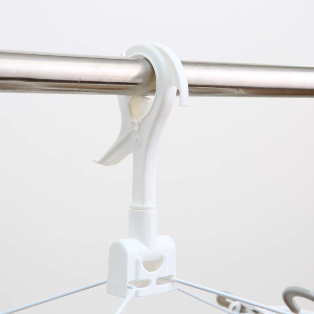 角ハンガー パッとる ピンチ角ハンガー 60ピンチ ( 洗濯ハンガー ピンチハンガー 引っ張るだけ 折りたたみ 物干しハンガー 洗濯バサミ 60個 キャッチフック 4点フック 下折れ式 カモイフック )