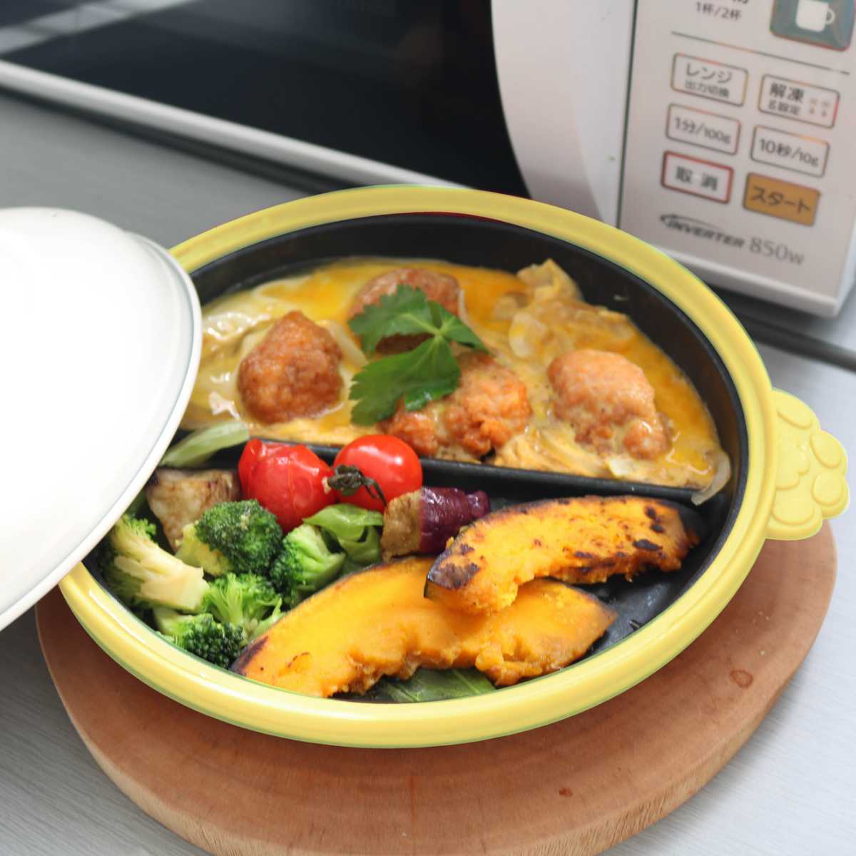 レンジパン 丸型 猫 仕切り付き 電子レンジ調理器 CHEF ( グリルパン 電子レンジ 簡単 焼き魚 魚焼き器 時短調理 電子レンジ専用調理器 アルミ製 フッ素加工 温め直し 焼き目 便利グッズ かわいい ねこ ) 【ブラック】 ブラック