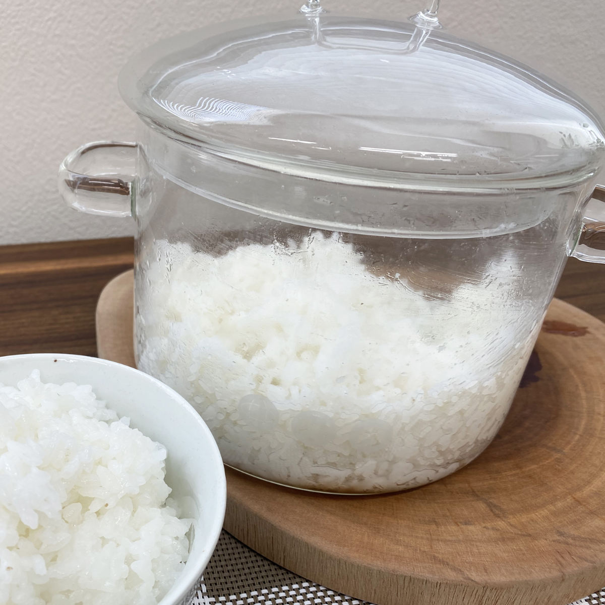 耐熱ガラス両手鍋1.9L ( 両手鍋 ガス火 直火 ガラス製 電子レンジ対応 オーブン対応 ガラス鍋 耐熱ガラス 鍋 なべ 両手なべ ガス火対応 直火対応 電子レンジ調理器 レンジ用鍋 蓋付き おしゃれ )