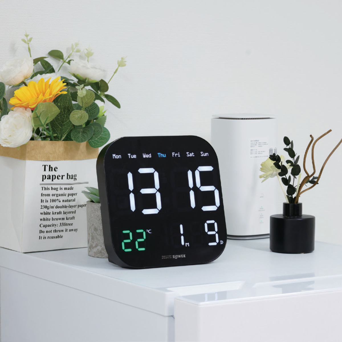 置き時計 LED デジタル時計 カレンダー機能付き 熱中症アラート機能付き 置き掛け兼用 SLOWER ティエラ ( 温度計 カレンダー USB LED時計 置き 掛け 輝度調節 卓上時計 日付 曜日 温度 コンパクト おしゃれ スヌーズ アラーム )