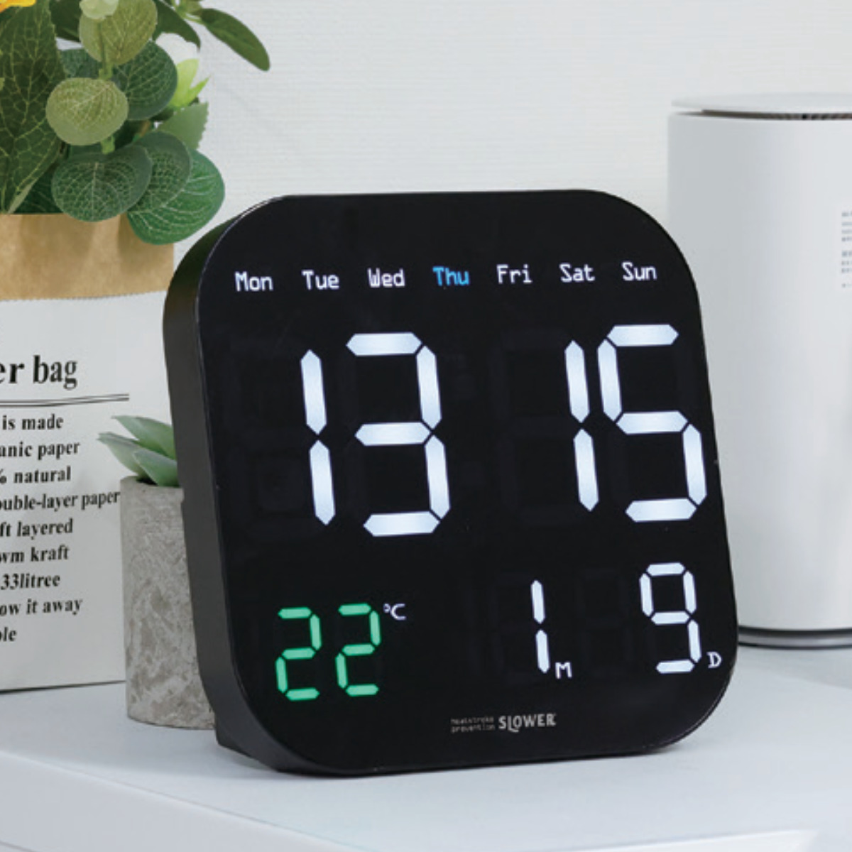 置き時計 LED デジタル時計 カレンダー機能付き 熱中症アラート機能付き 置き掛け兼用 SLOWER ティエラ ( 温度計 カレンダー USB LED時計 置き 掛け 輝度調節 卓上時計 日付 曜日 温度 コンパクト おしゃれ スヌーズ アラーム )