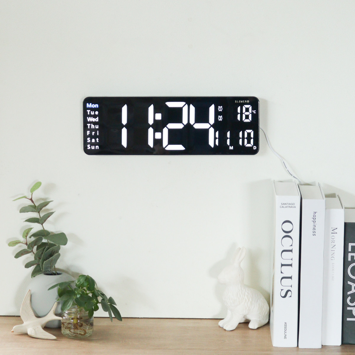 置き時計 LED デジタル時計 リモコン付き 置き掛け兼用 SLOWER リコ ( 温度計 カレンダー USB LED時計 置き 掛け 輝度調節 卓上時計 日付 曜日 温度 コンパクト おしゃれ スヌーズ アラーム 大画面 大きい )