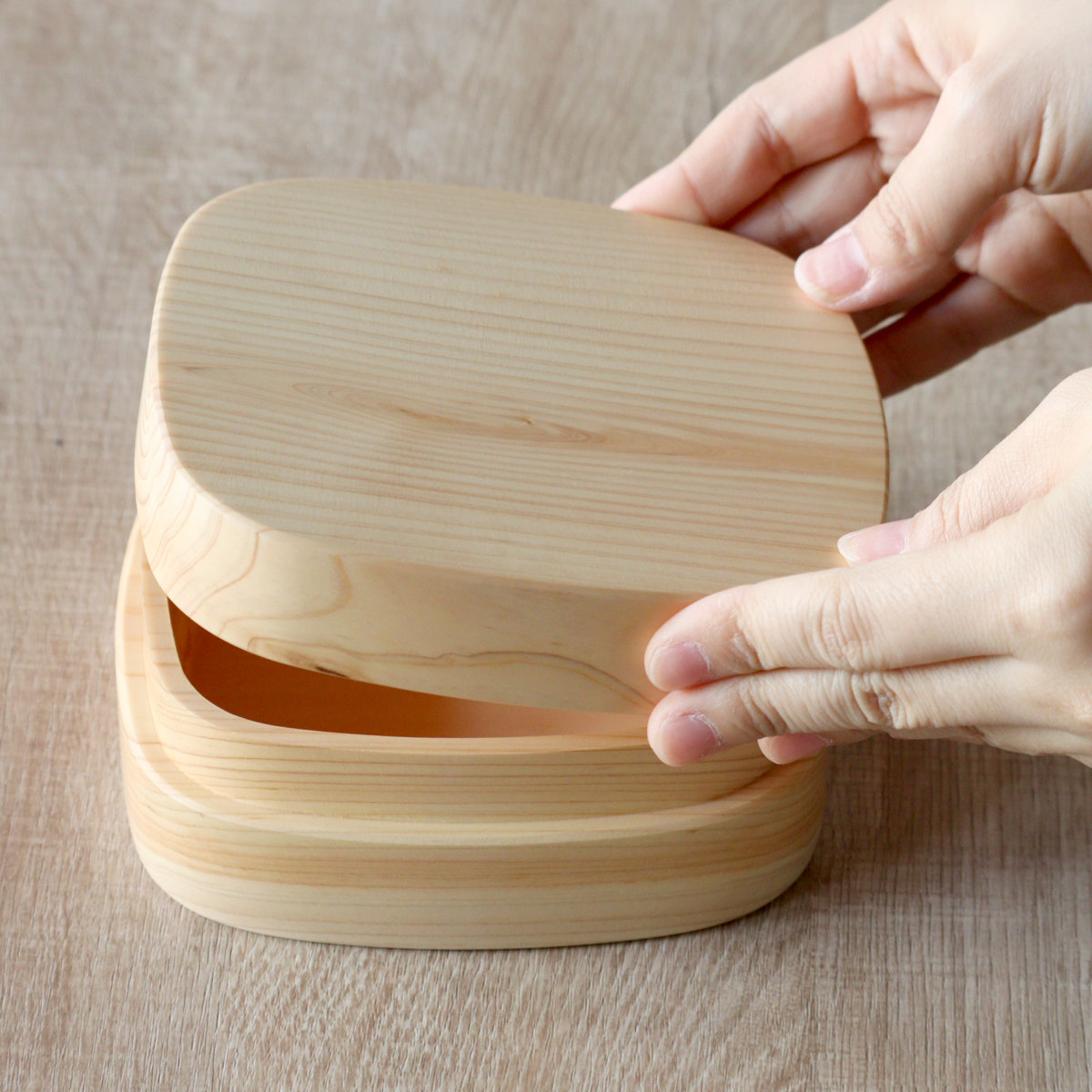 くり抜き弁当箱 1段 620ml 紀州桧弁当箱 type VM ( 弁当 食洗機対応 天然木 紀州桧 一段 おしゃれ 仕切り付き 日本製 食洗機OK お弁当 木 木製 くりぬき ランチボックス シンプル 和風 お弁当箱 弁当箱 )