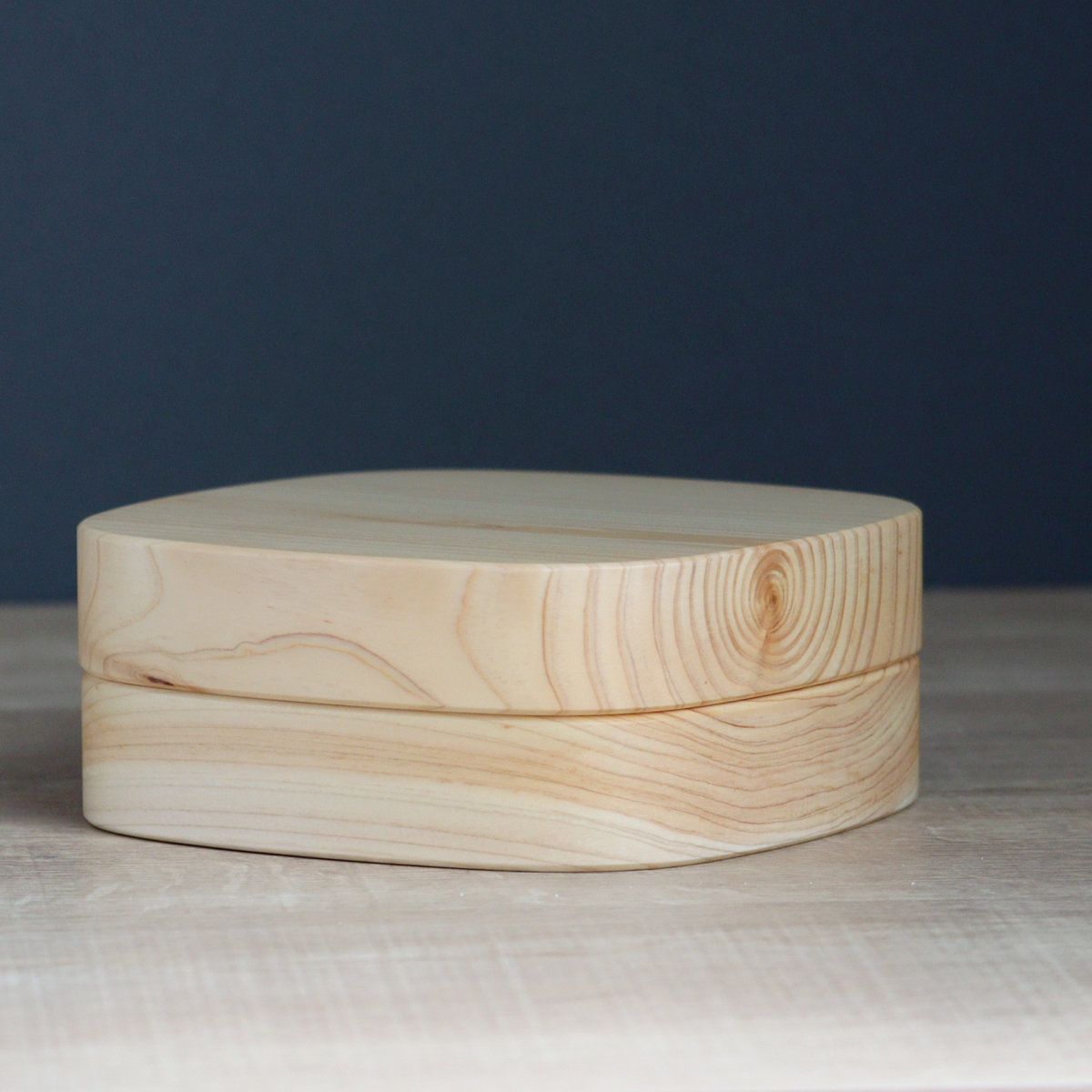 くり抜き弁当箱 1段 620ml 紀州桧弁当箱 type VM ( 弁当 食洗機対応 天然木 紀州桧 一段 おしゃれ 仕切り付き 日本製 食洗機OK お弁当 木 木製 くりぬき ランチボックス シンプル 和風 お弁当箱 弁当箱 )