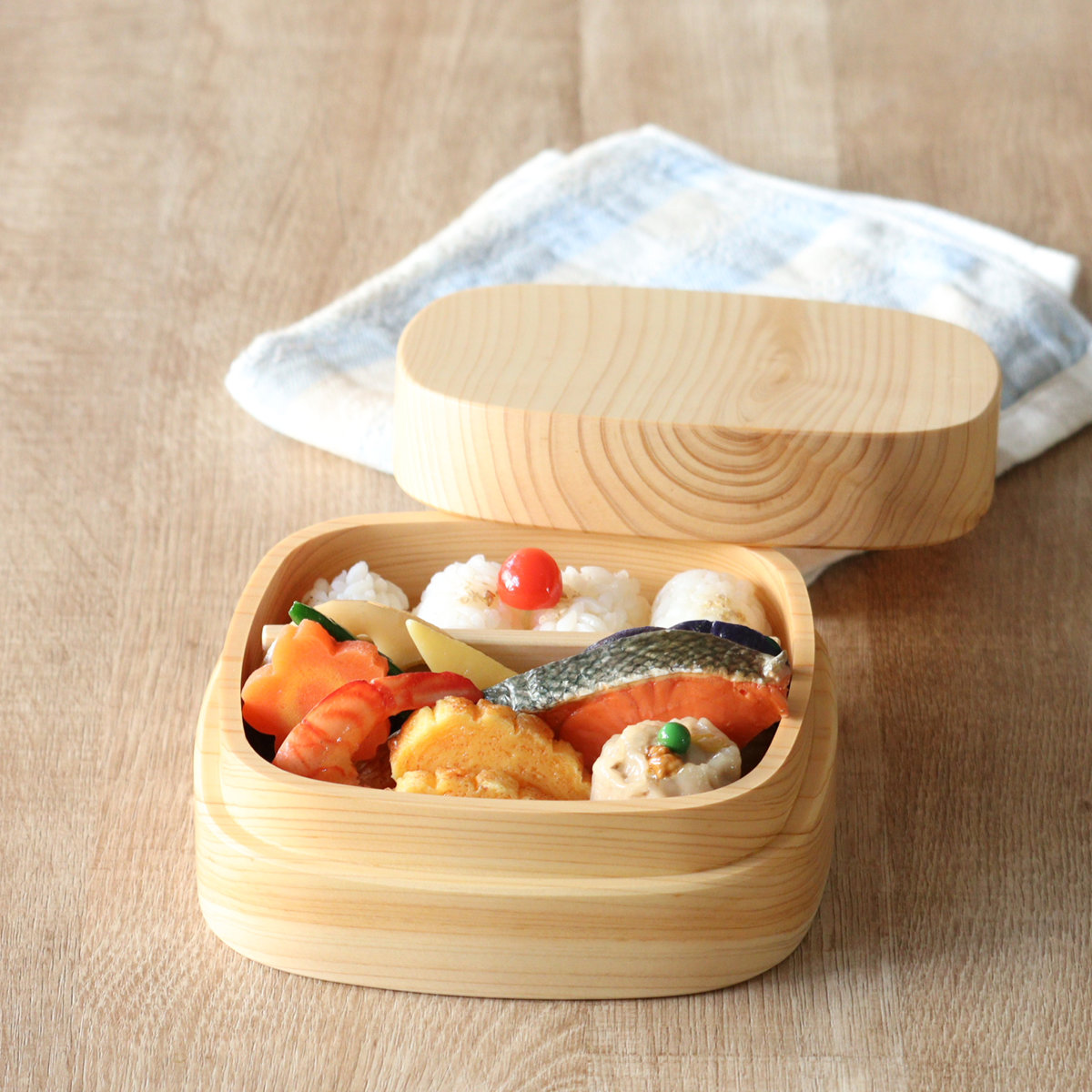 くり抜き弁当箱 1段 620ml 紀州桧弁当箱 type VM ( 弁当 食洗機対応 天然木 紀州桧 一段 おしゃれ 仕切り付き 日本製 食洗機OK お弁当 木 木製 くりぬき ランチボックス シンプル 和風 お弁当箱 弁当箱 )