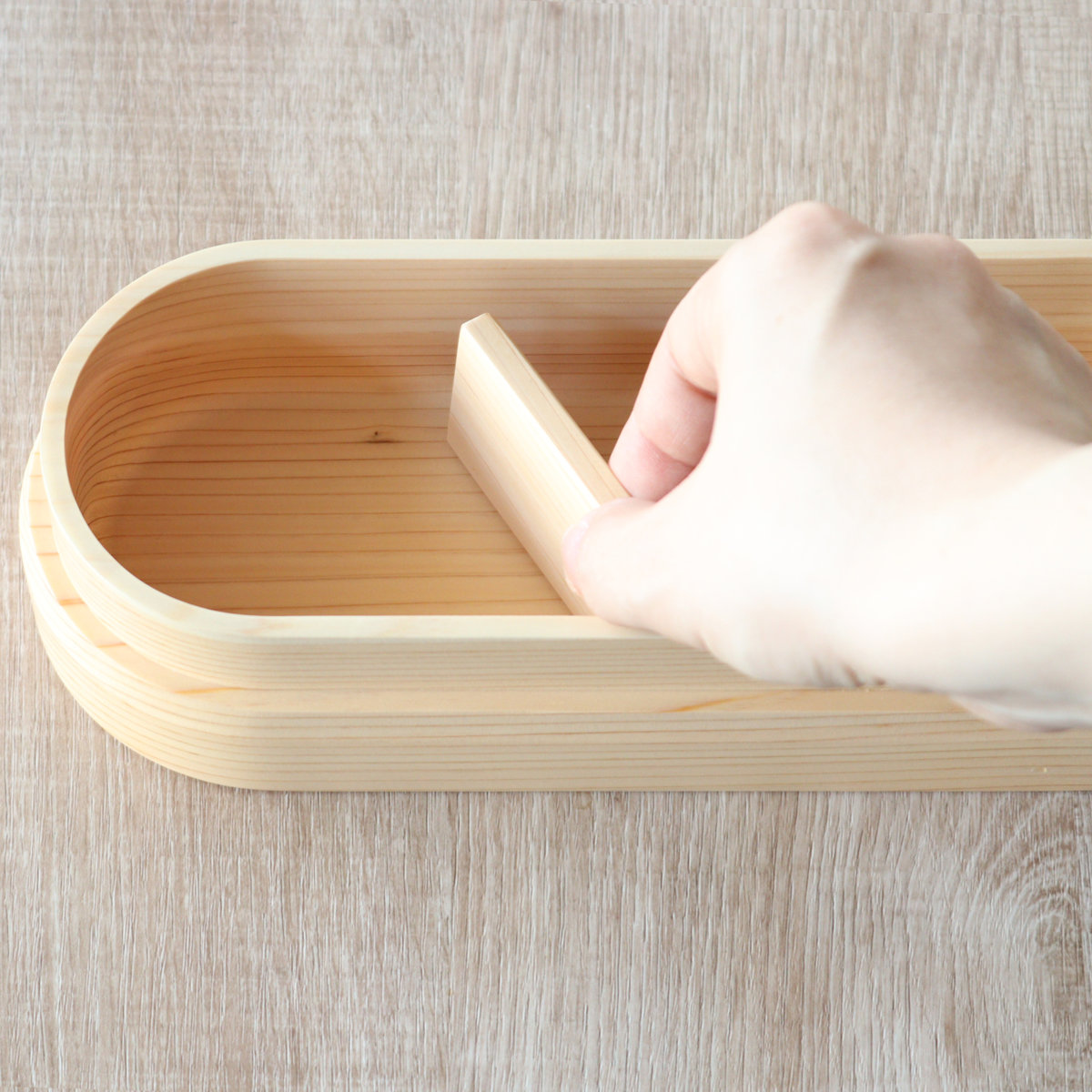 くり抜き弁当箱 1段 720ml 紀州桧弁当箱 type 3 ナチュラル ( 弁当 食洗機対応 天然木 紀州桧 一段 おしゃれ 仕切り付き 日本製 食洗機OK お弁当 木 木製 くりぬき ランチボックス シンプル 和風 お弁当箱 弁当箱 )