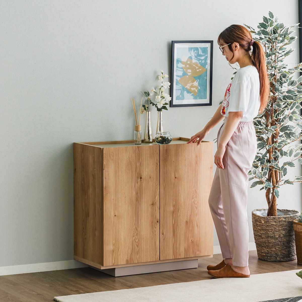 キャビネット 幅80cm 北欧モダン 可動棚 日本製 完成品 ( 棚 ラック 収納 本棚 ディスプレイ グレージュ リビングボード 食器棚 飾り棚 シェルフ 扉収納 配線穴 )