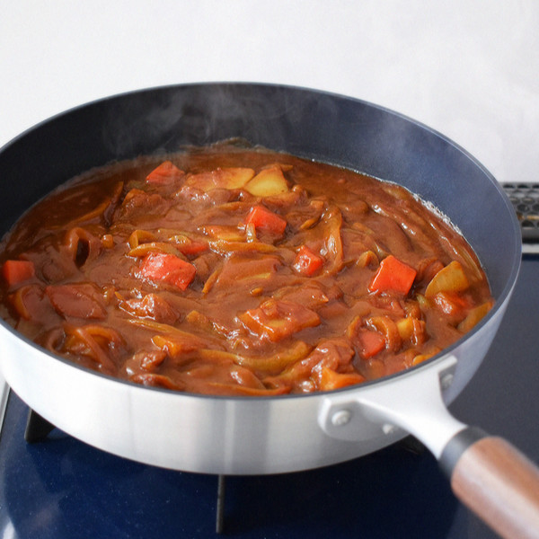 フライパン 18cm ガス火専用 日本製 楓雅 フーガ フッ素加工 軽量 ( 金属ヘラ対応 18センチ 浅型フライパン 浅型パン ガス火対応 ウルシヤマ テフロンプラチナプラス加工 広い 深い 軽い アルミフライパン アルミ製 )