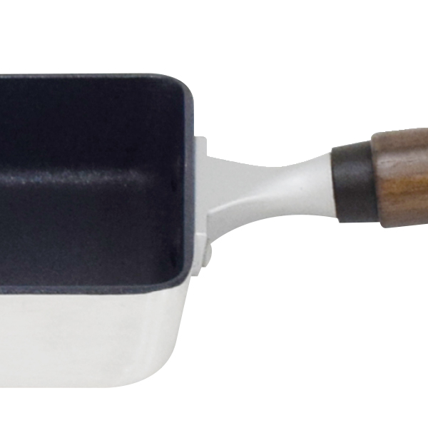 玉子焼き器 19cm×13cm ガス火専用 日本製 楓雅 フーガ フッ素加工 軽量 卵焼き ( エッグパン 卵焼き器 金属ヘラ対応 卵焼き用フライパン ウルシヤマ たまご焼き用フライパン ガス火対応 調理器具 お弁当作り )