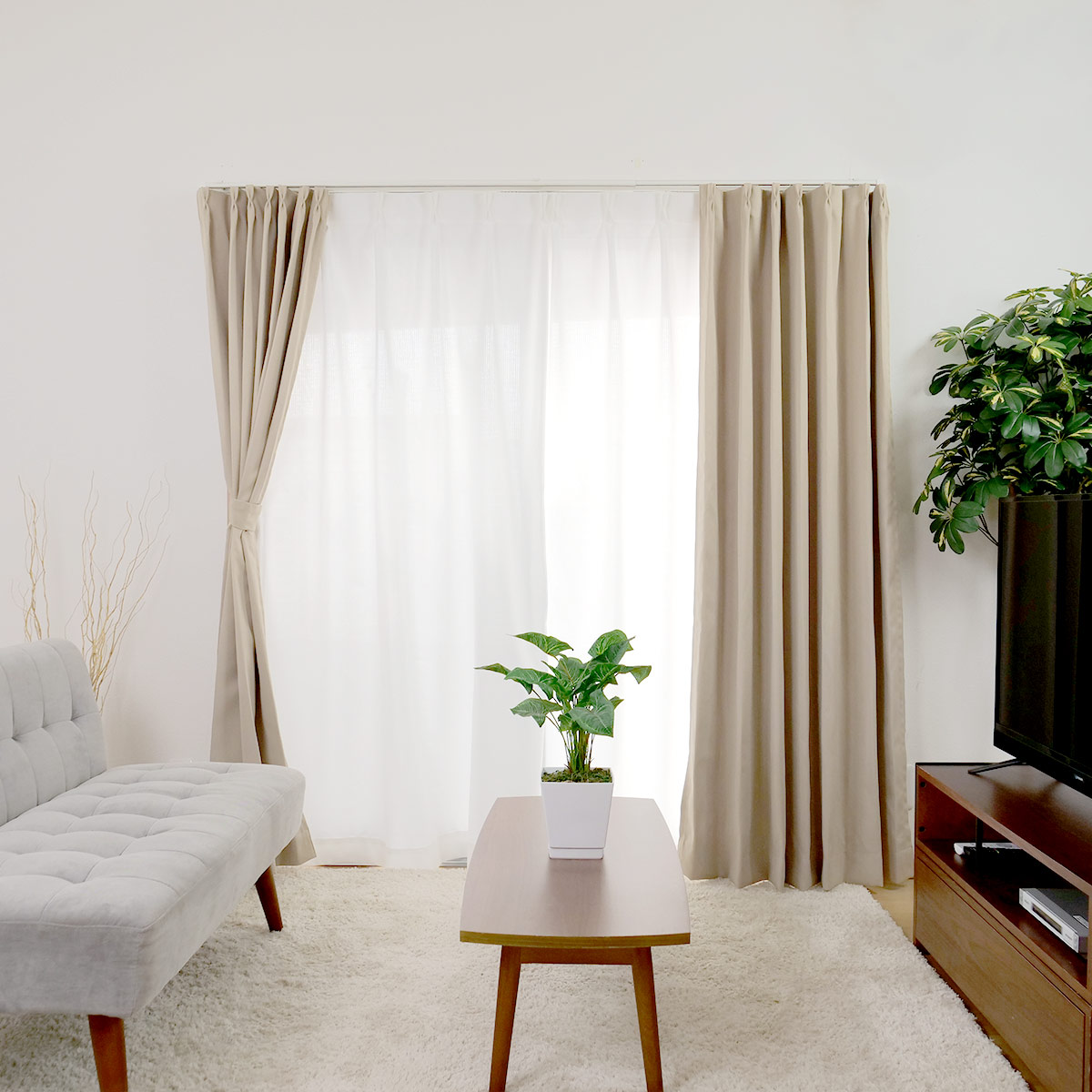 カーテン 幅100cm 2枚 ベルーイ 遮光1級 洗える ドレープカーテン 丈120~210cm ( 遮光カーテン ドレープ 既製品 一級遮光 防炎 ウォッシャブル インテリア 洗濯 可能 無地 1.5倍ヒダ Bフック 窓 日本製 遮光 2枚入り ) 【ブラック 丈190cm】 ブラック 丈190cm