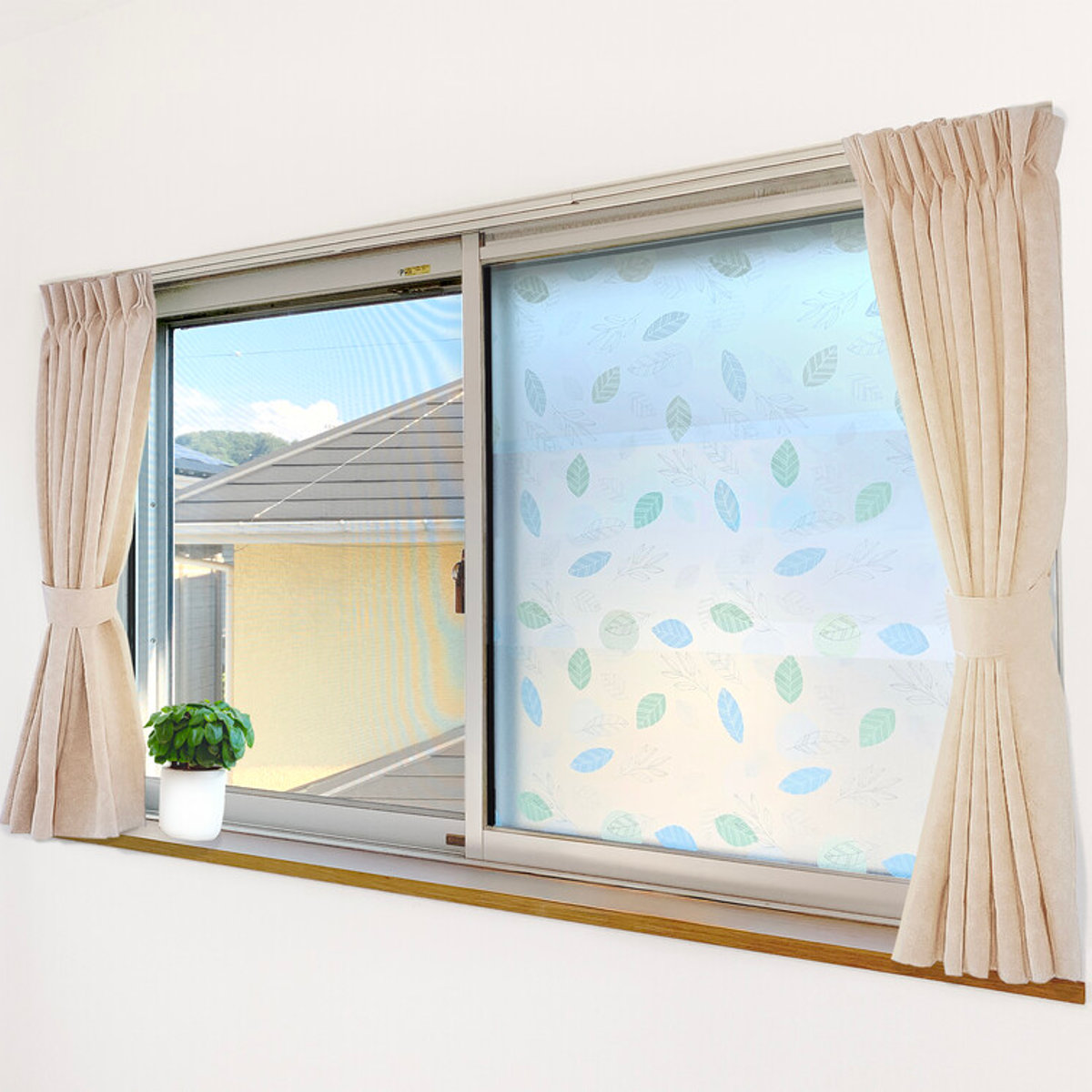 窓貼りシート 窓用 すりガラス調 目隠しシート 90×30cm 3枚組 ( 遮光シート 窓 シート 遮光 UVカット 目隠し マグネット 貼ってはがせる ガラス 貼る 窓シート 防犯 簡単設置 ガラスに貼るフィルム 省エネ 節電 エコ ) 【クールタイル】 クールタイル