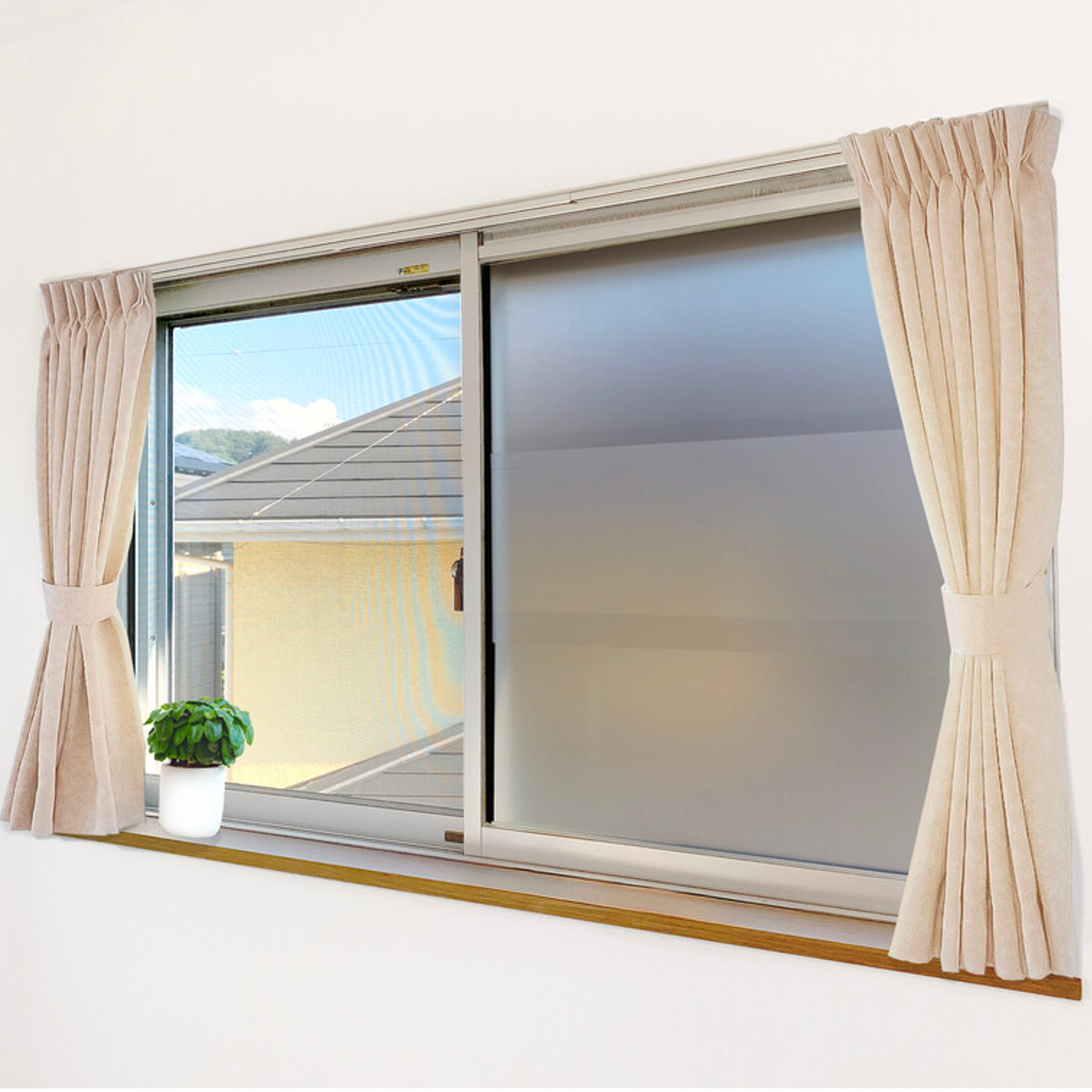 窓貼りシート 窓用 すりガラス調 目隠しシート 90×30cm 3枚組 ( 遮光シート 窓 シート 遮光 UVカット 目隠し マグネット 貼ってはがせる ガラス 貼る 窓シート 防犯 簡単設置 ガラスに貼るフィルム 省エネ 節電 エコ ) 【クールタイル】 クールタイル