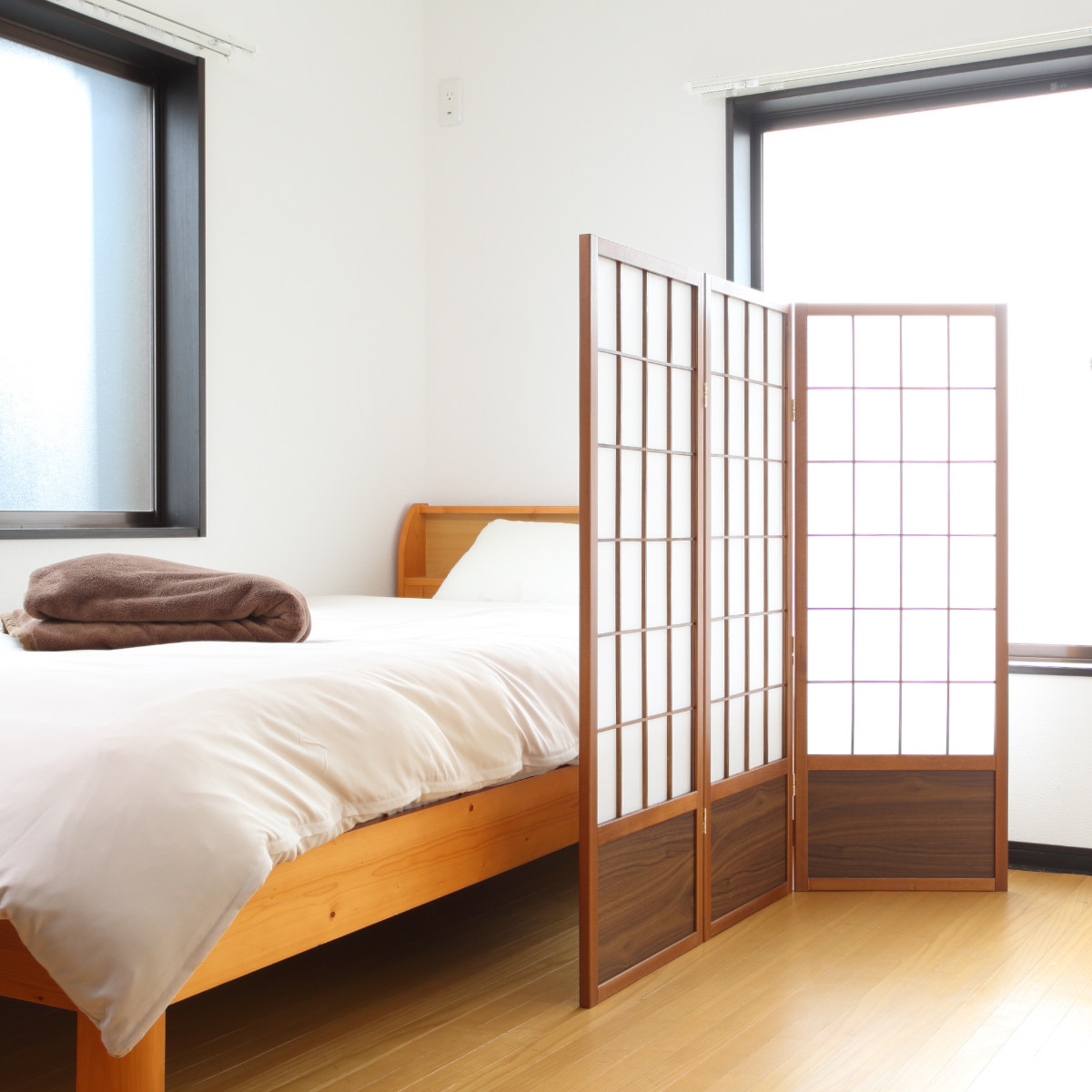 衝立 和風衝立 あずきM 3連 高さ120cm ( 間仕切り 目隠し パーティション 屏風 自立 折りたたみ 和風 障子 スクリーン ついたて 3連スクリーン 仕切り おしゃれ 部屋 和室 玄関 インテリア 木目 格子 軽量 蝶番 パーテーション )