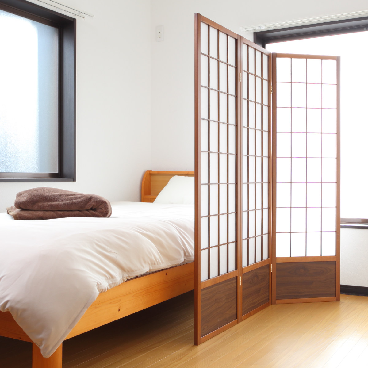 衝立 和風衝立 あずきL 3連 高さ148.5cm ( 間仕切り 目隠し パーティション 屏風 自立 折りたたみ 和風 障子 スクリーン ついたて 3連スクリーン 仕切り おしゃれ 部屋 和室 玄関 インテリア 木目 格子 軽量 蝶番 パーテーション )