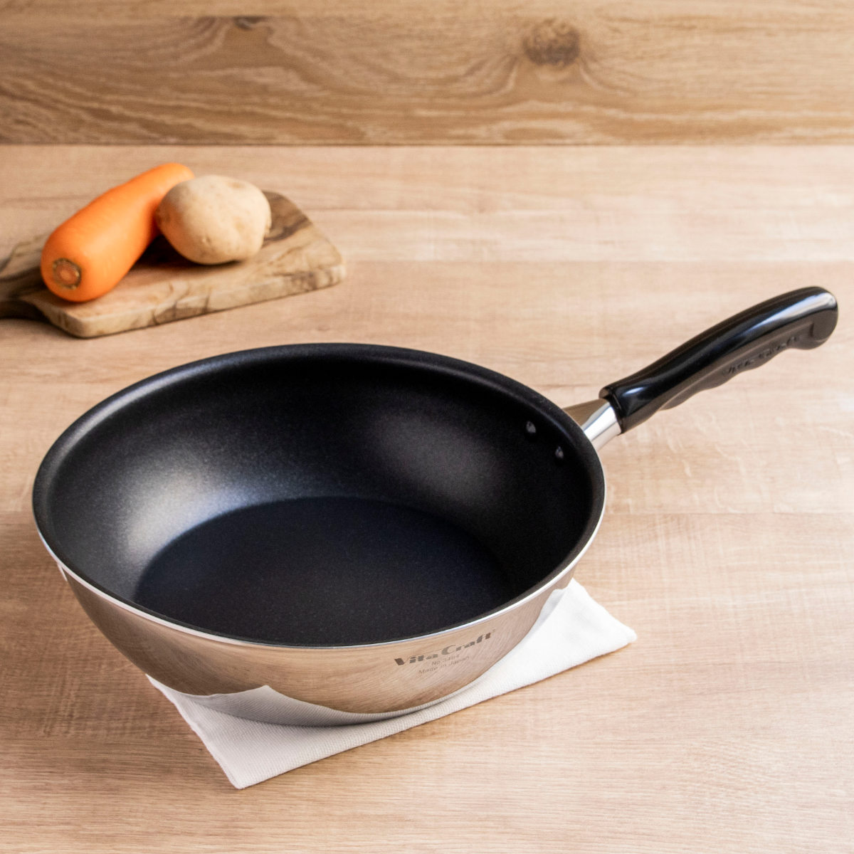 Vita Craft ウォックパン 24cm IH対応 カーペンター 深型フライパン PFOAフリー ( ガス火対応 片手鍋 炒め鍋 深型 金属ヘラOK ふっ素加工 軽い 日本製 24センチ フッ素加工 いため鍋 アルミ ステンレス 2層構造 軽量 )